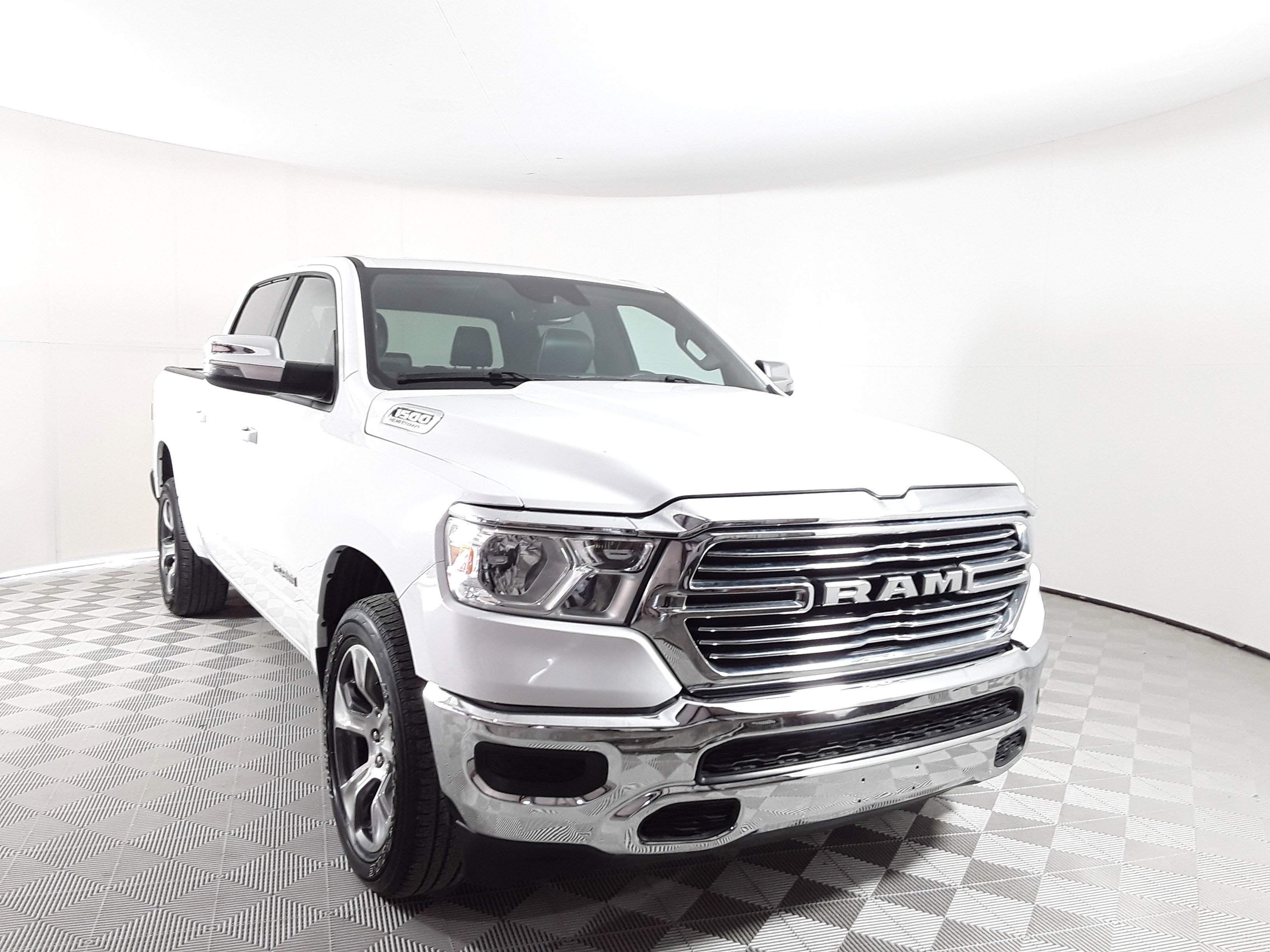 2024 Ram 1500 Laramie 4x2 Crew Cab 5'7