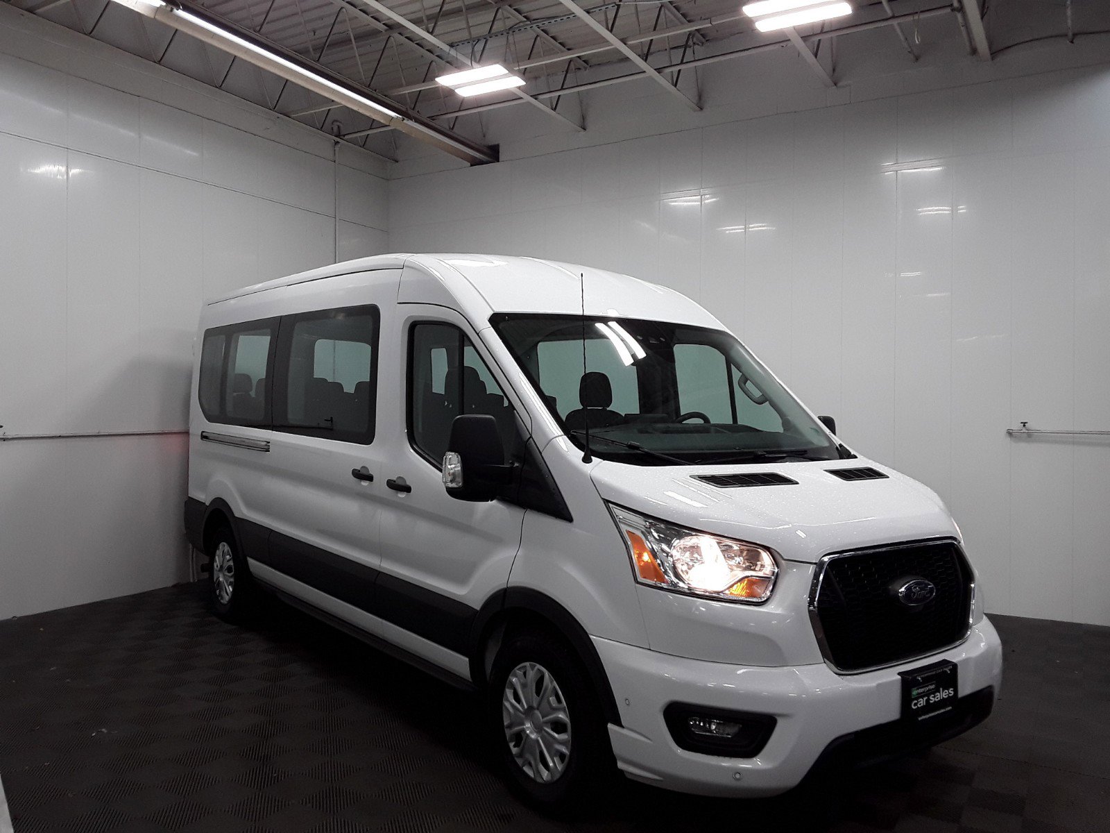 2022 Ford Transit Passenger Wagon T-350 148