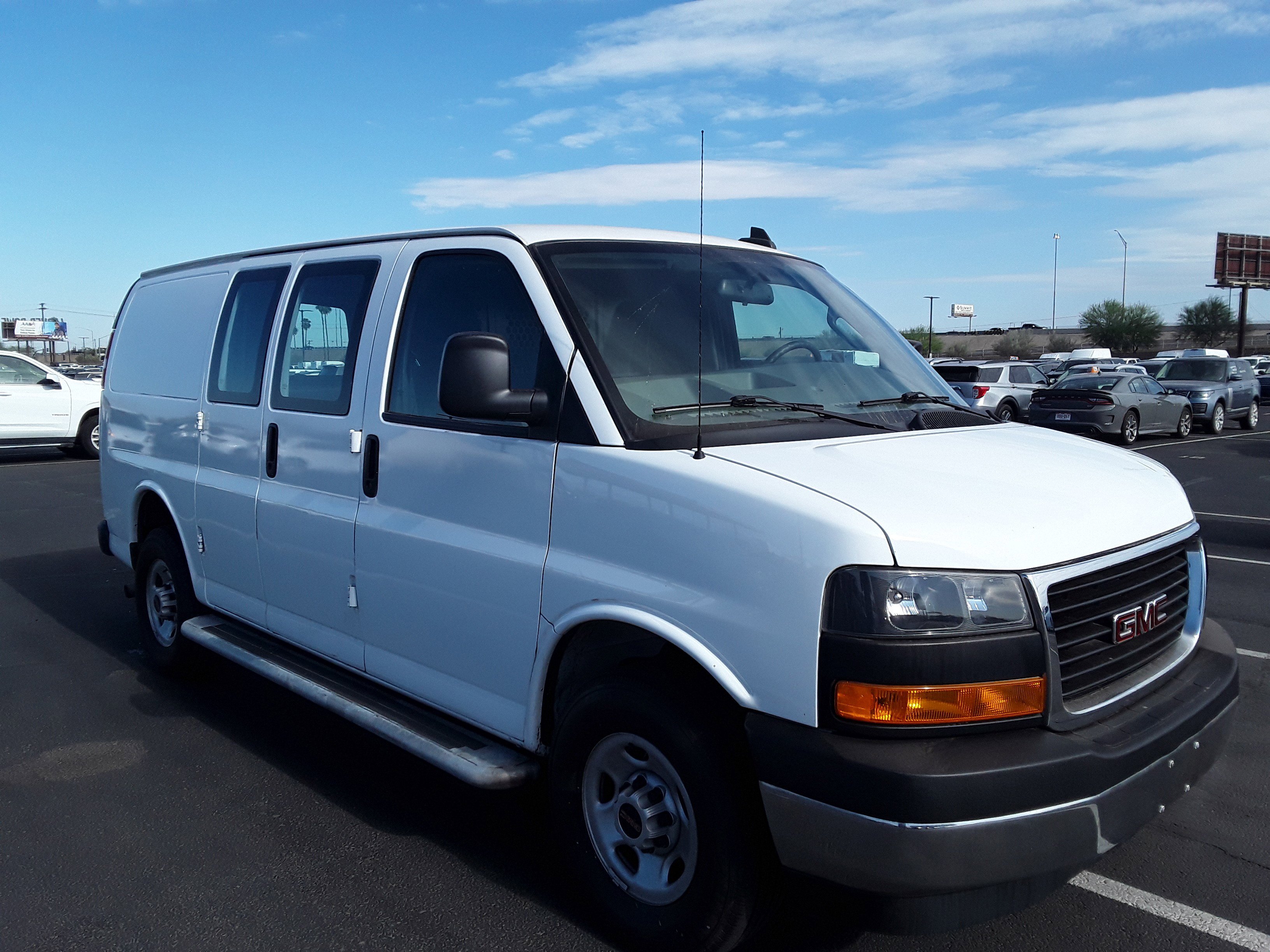 2022 GMC Savana Cargo Van RWD 2500 135