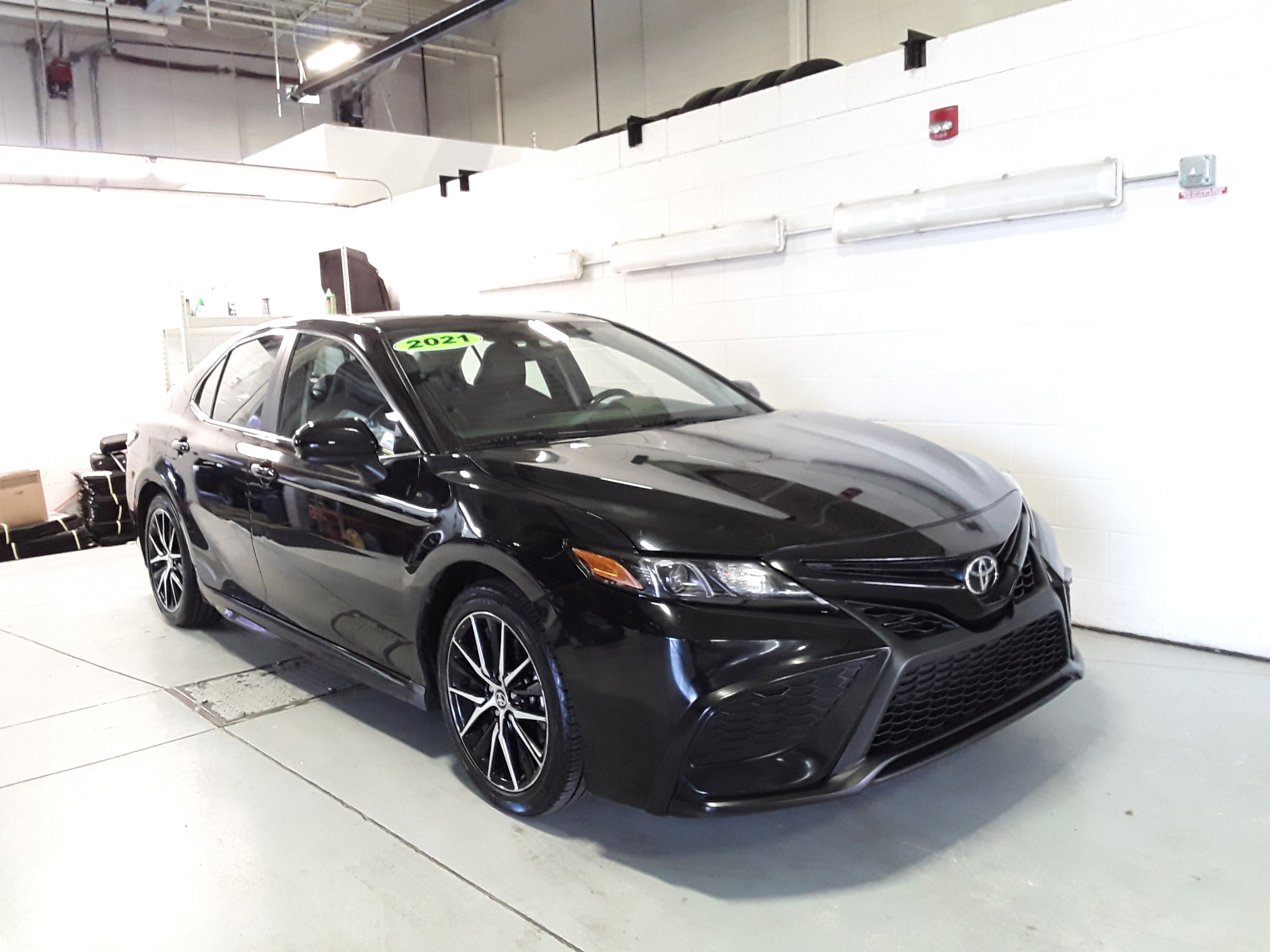 2021 Toyota Camry SE Auto