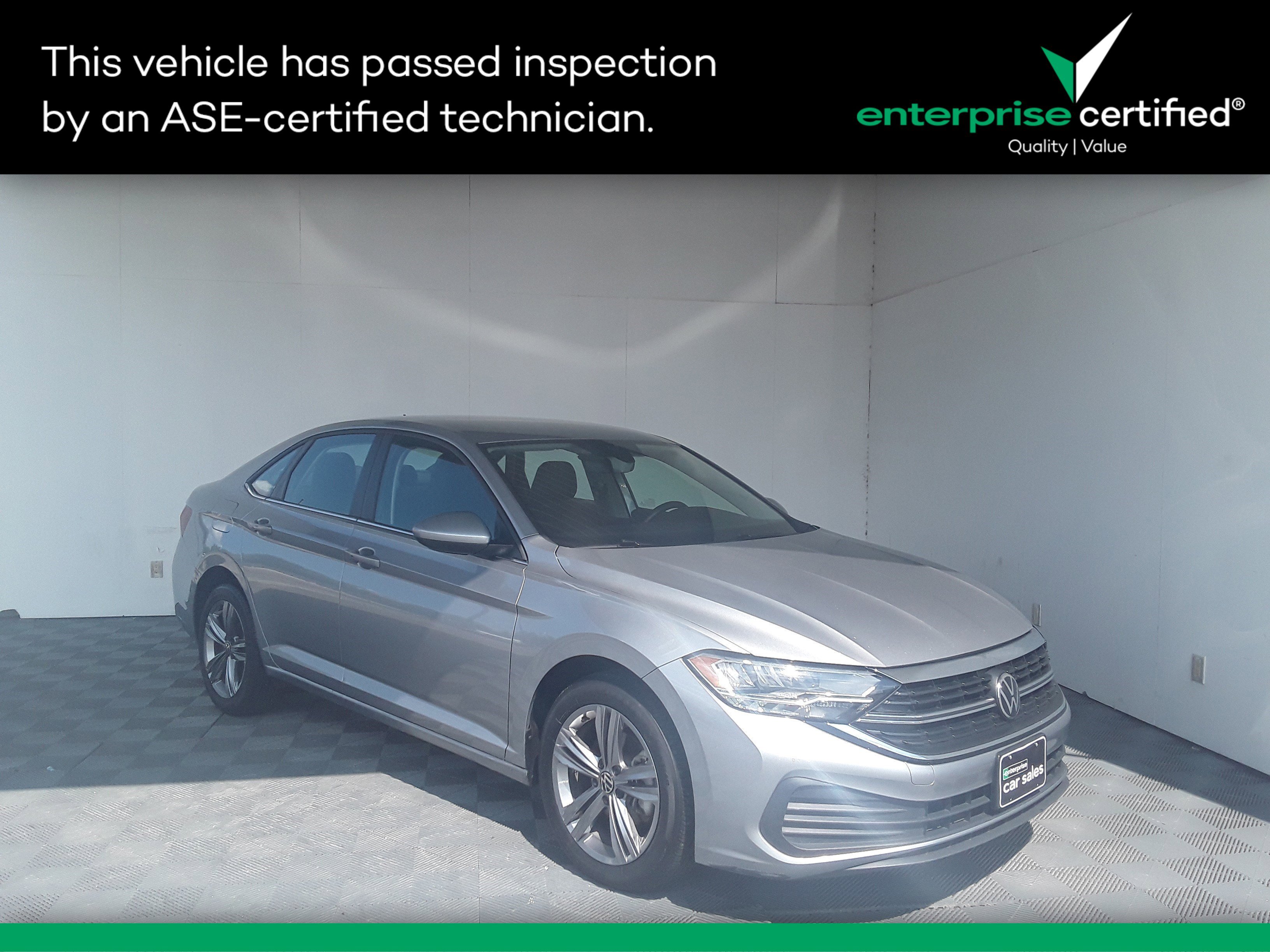 Used 2024 Volkswagen Jetta SE Auto