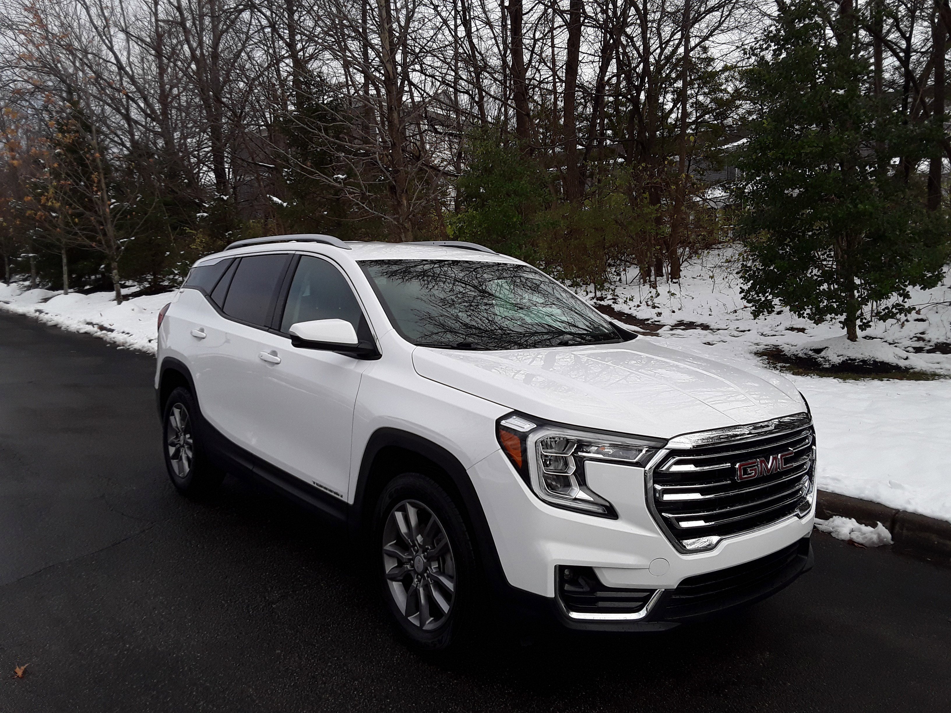 2024 GMC Terrain SLT's photo
