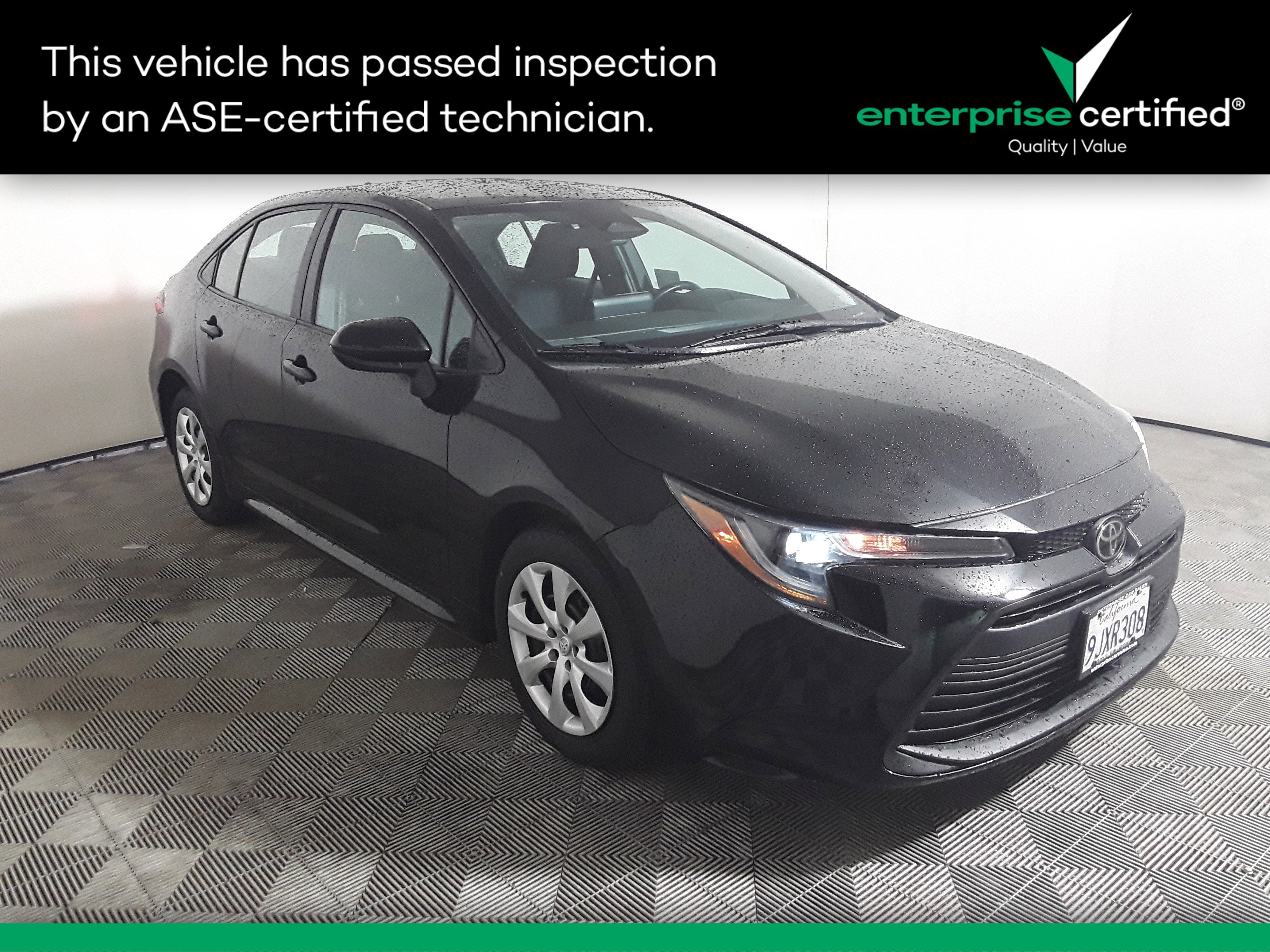 2024 Toyota Corolla LE's photo