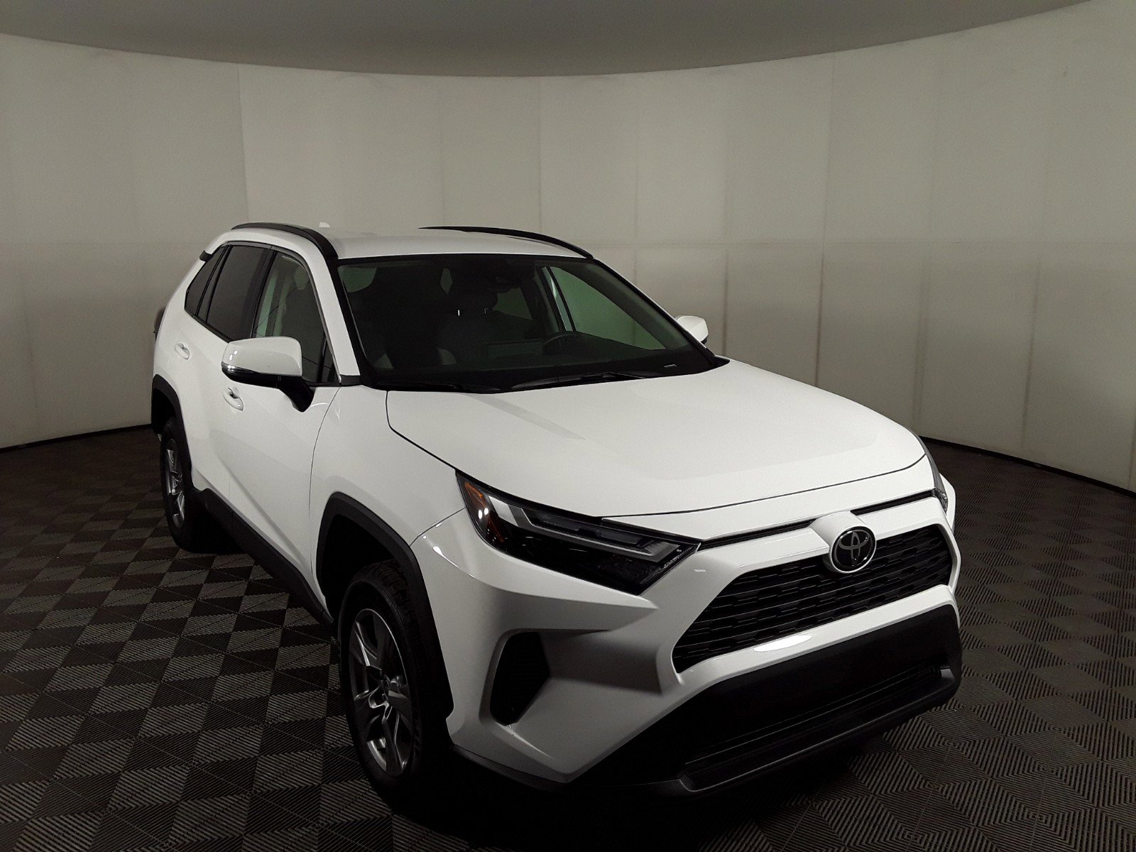 2024 Toyota RAV4 XLE FWD