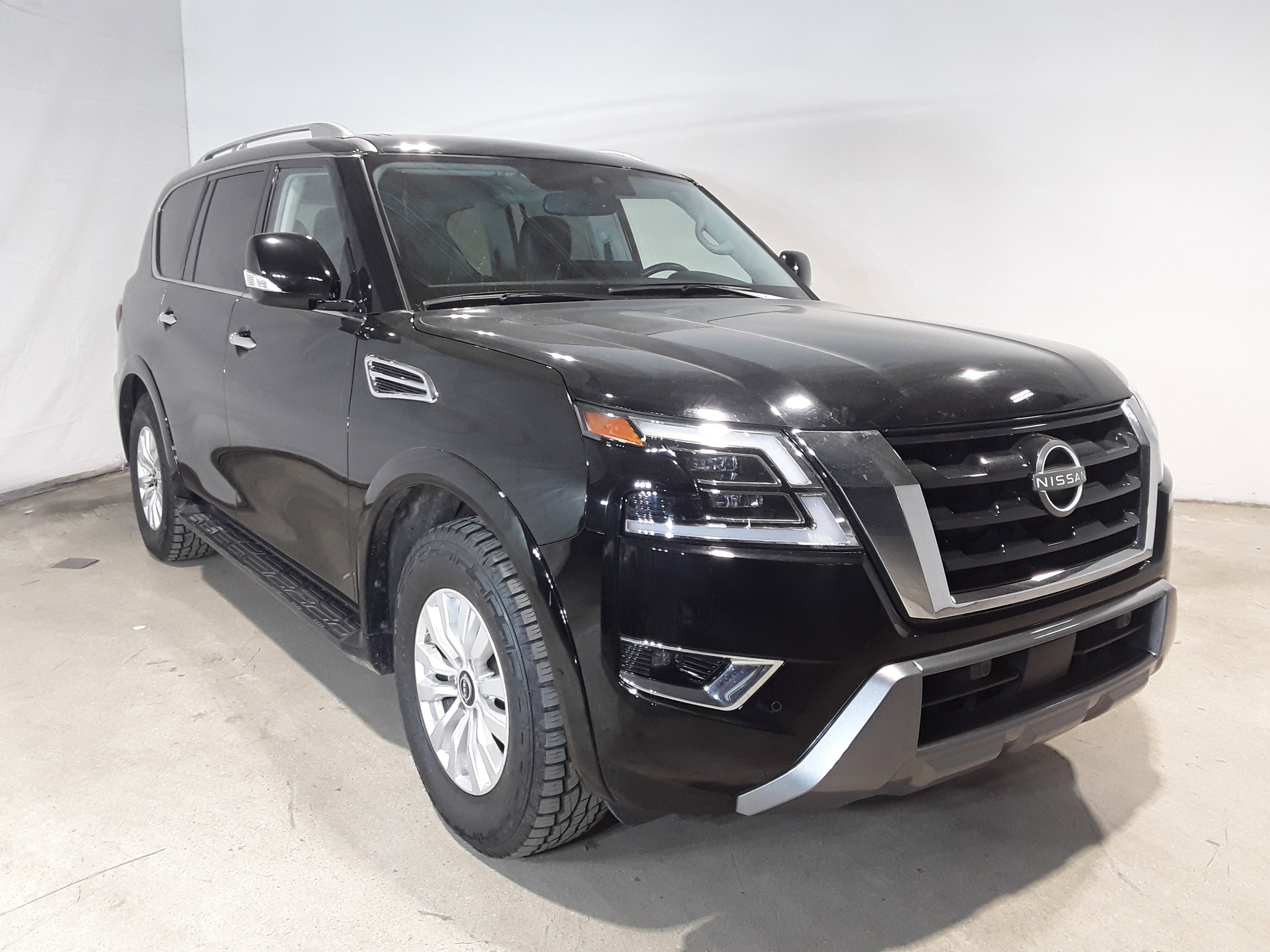 2024 Nissan Armada SV's photo