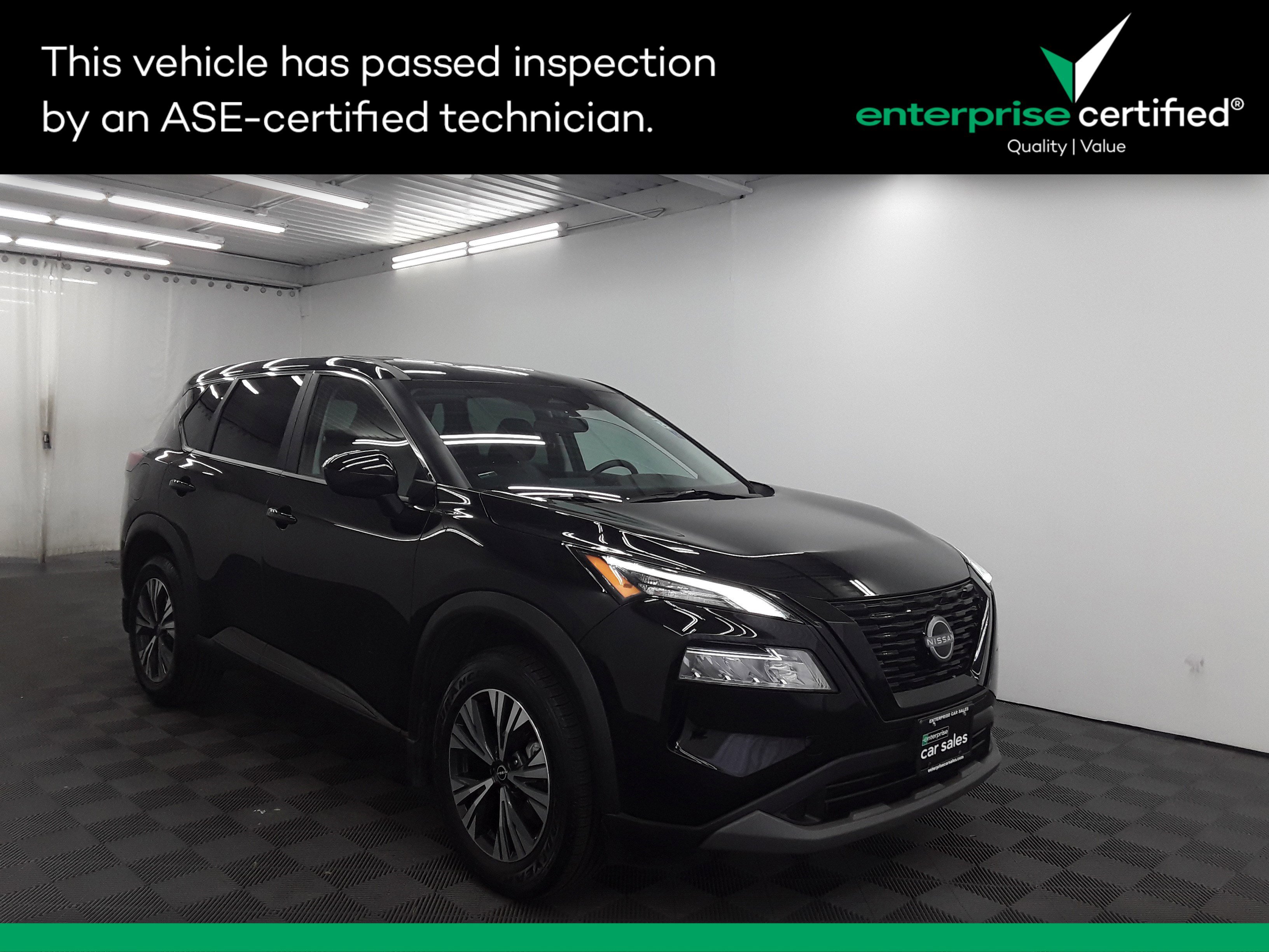 2023 Nissan Rogue SV's photo