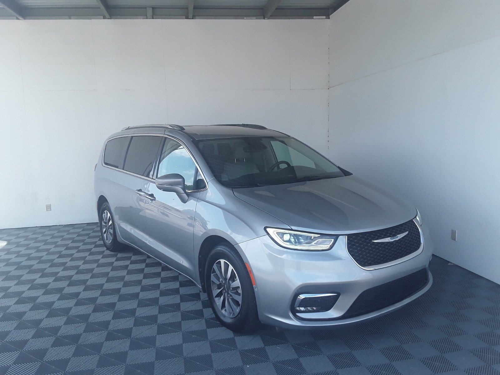 2021 Chrysler Pacifica Hybrid Touring L FWD