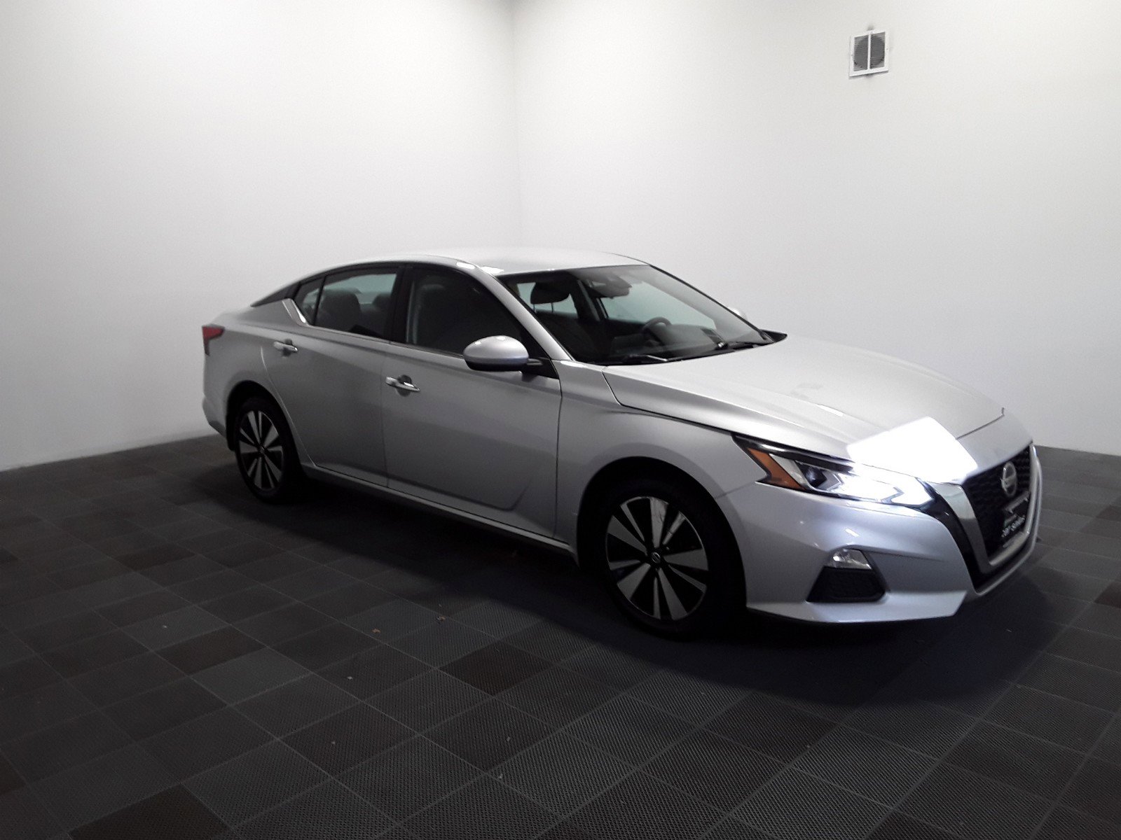 2022 Nissan Altima 2.5 SV AWD Sedan