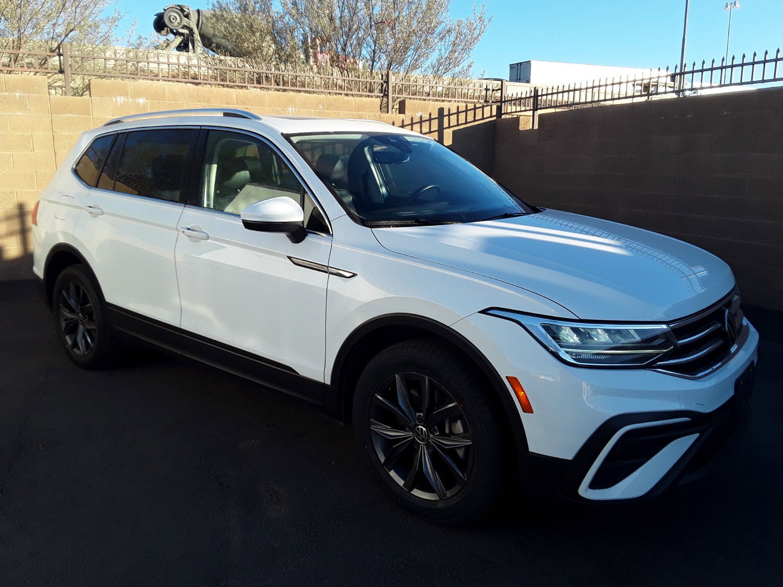 2022 Volkswagen Tiguan 2.0T SE FWD