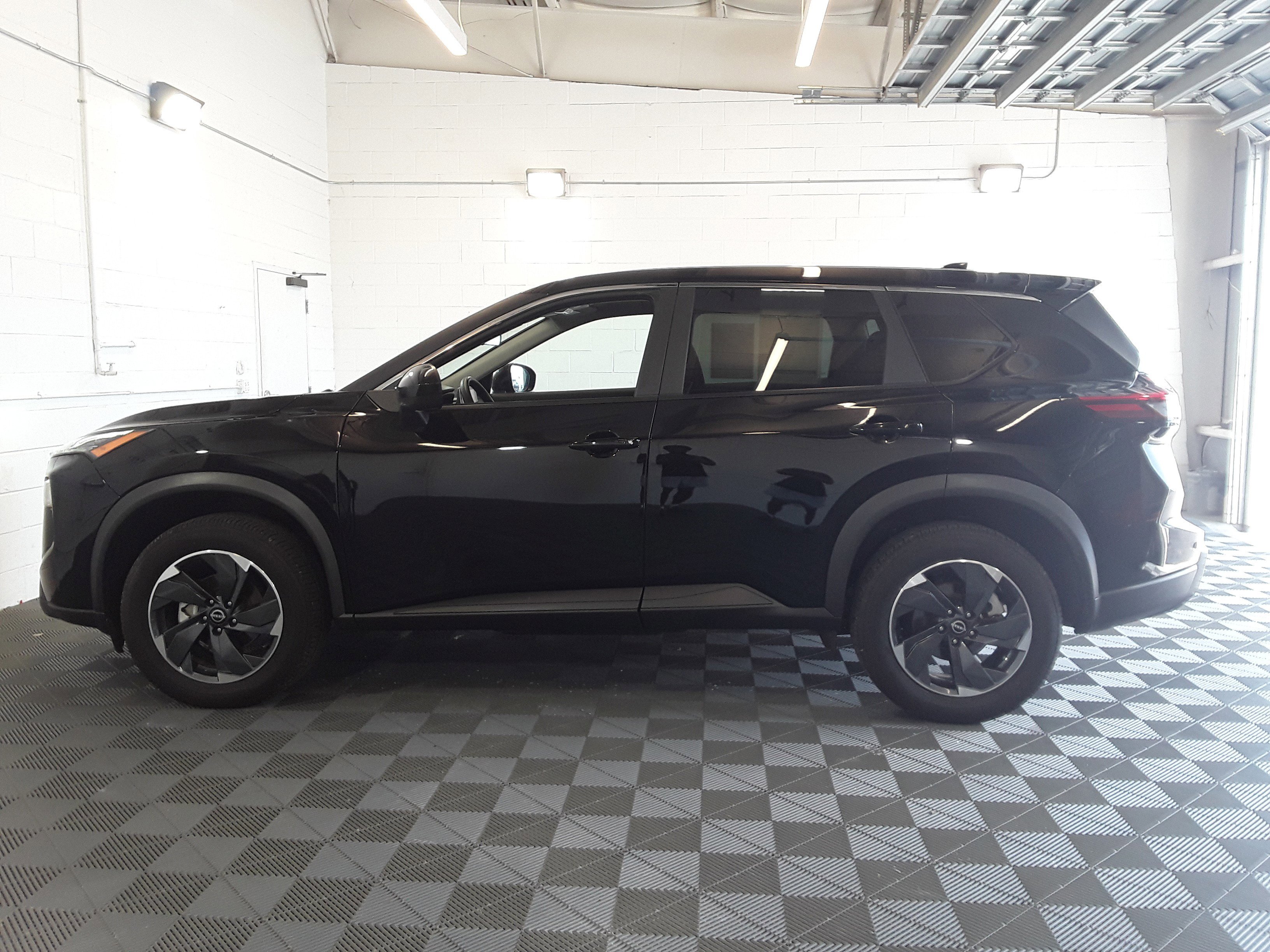 Image of Used 2024 Nissan Rogue FWD SV