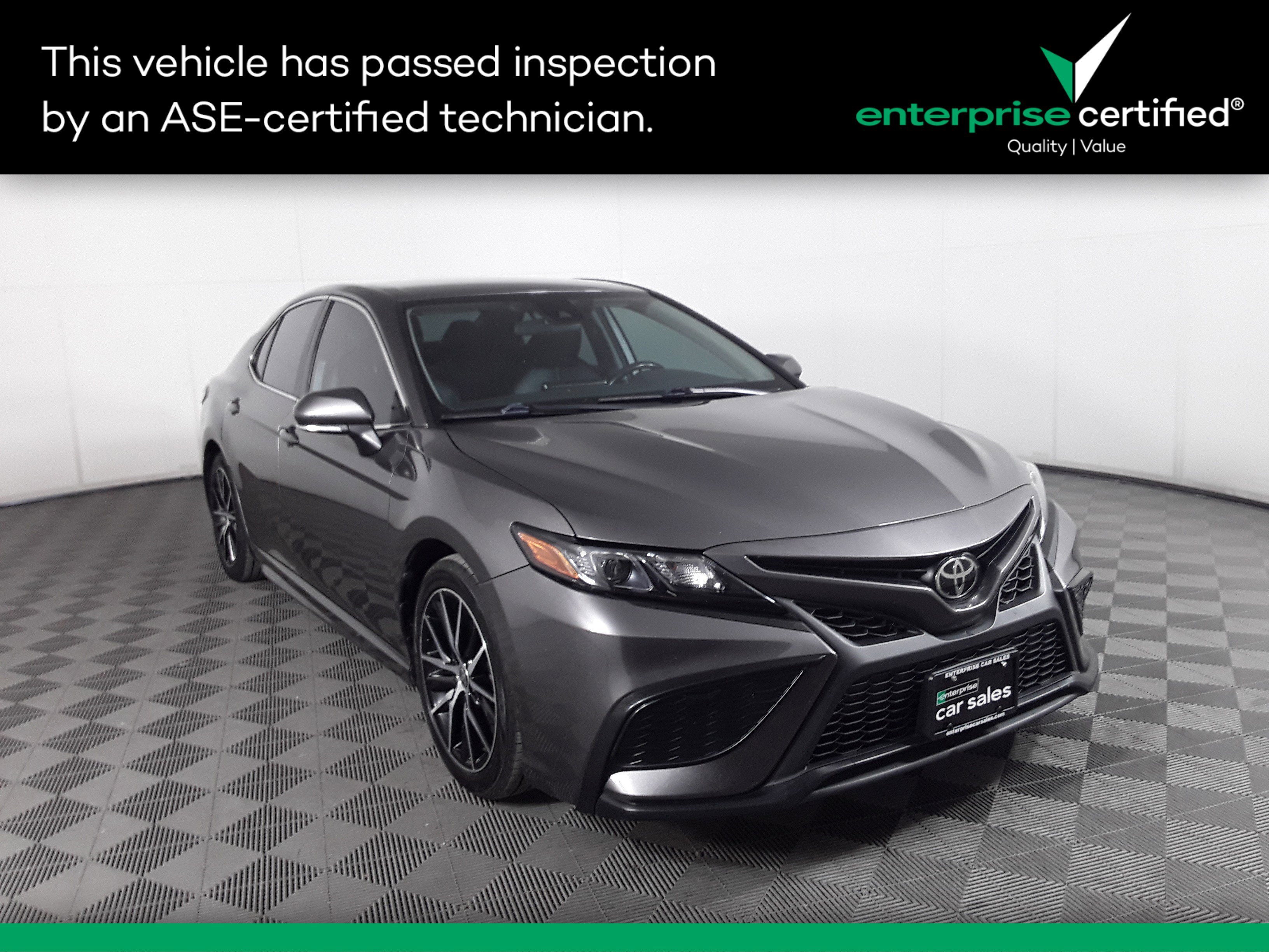 Used 2022 Toyota Camry SE Auto