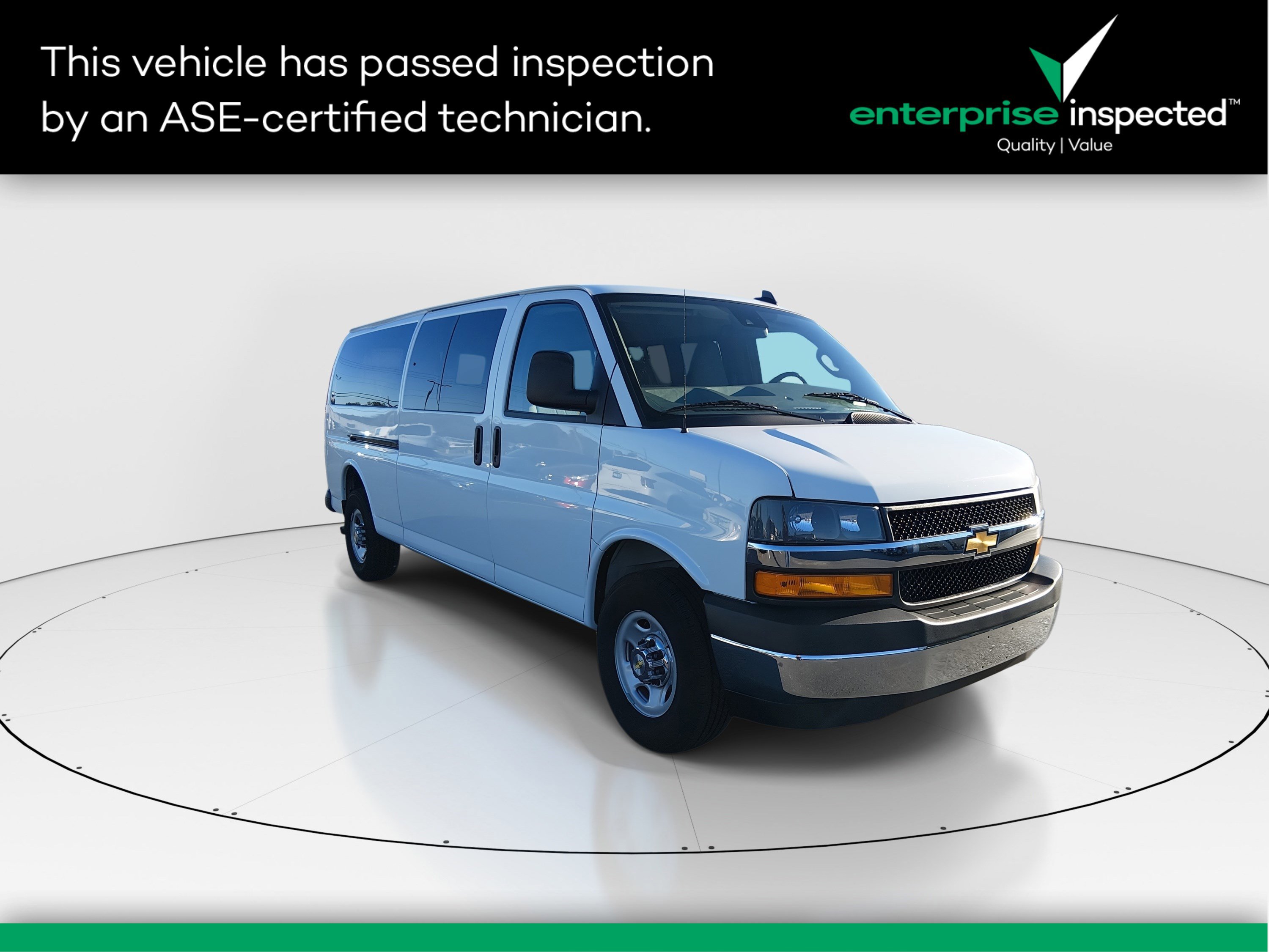 2024 Chevrolet Express Passenger LT's photo