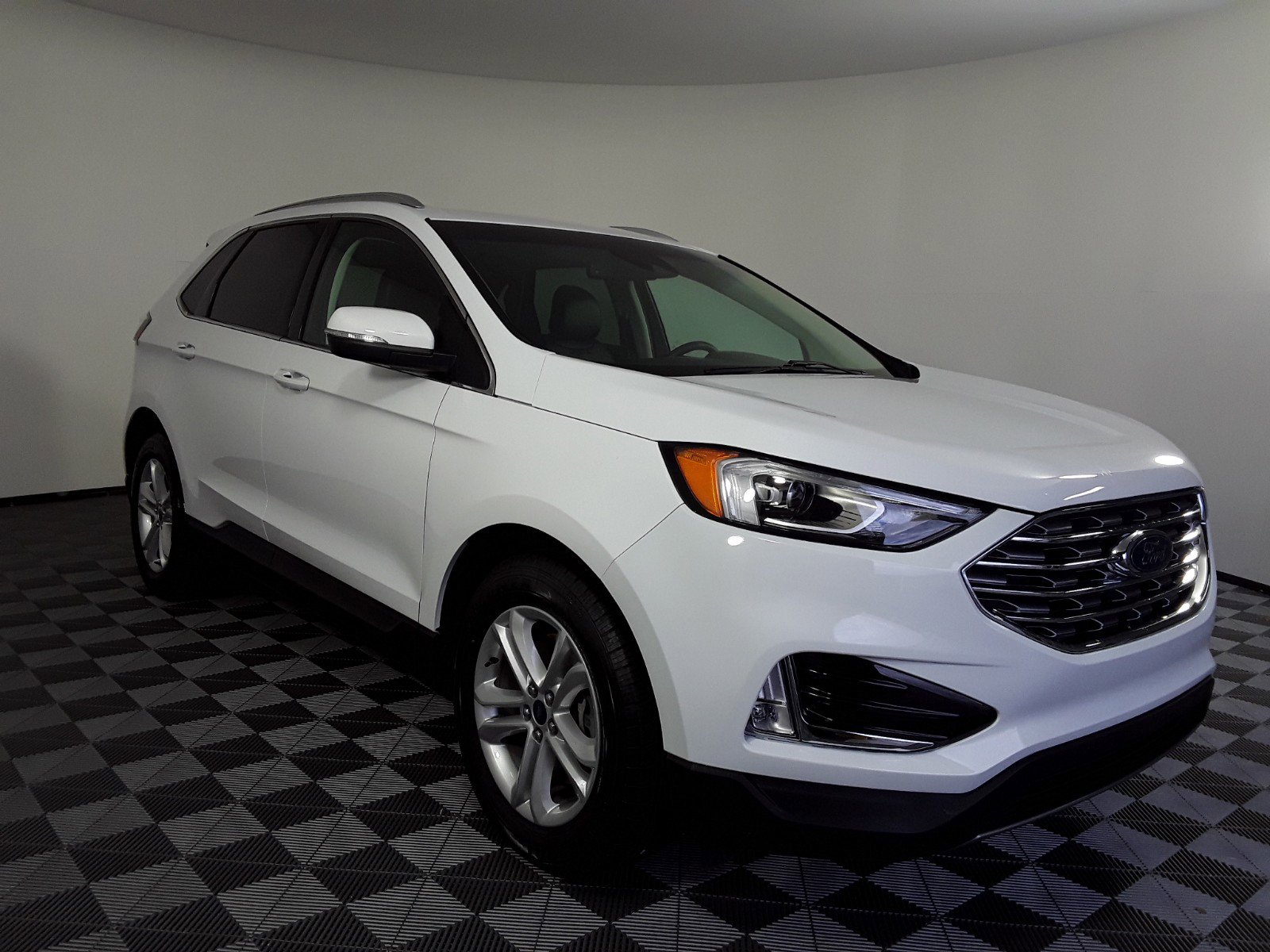 Used 2019 Ford Edge SEL 4dr AWD