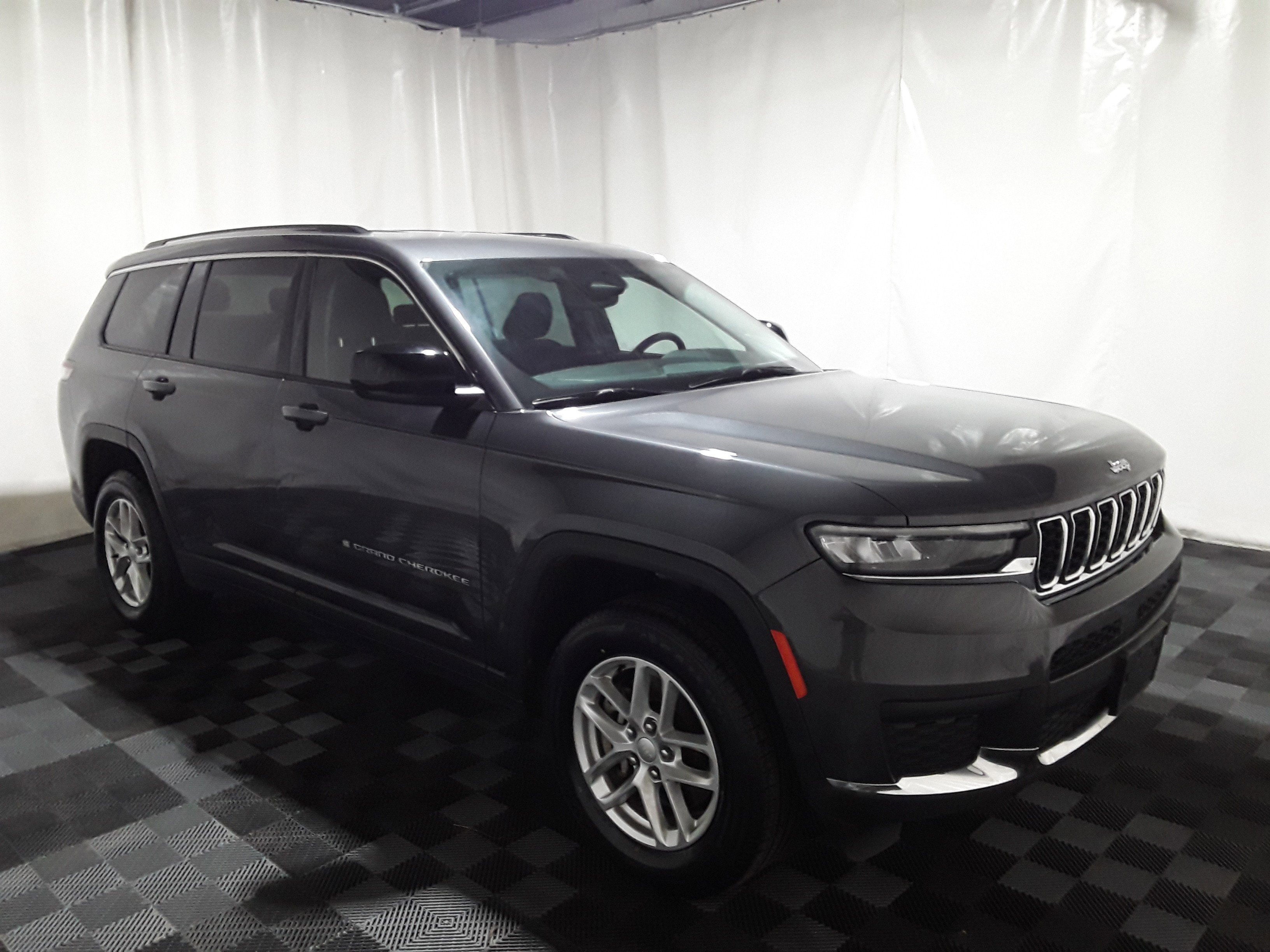 2023 Jeep Grand Cherokee L Laredo 4x4
