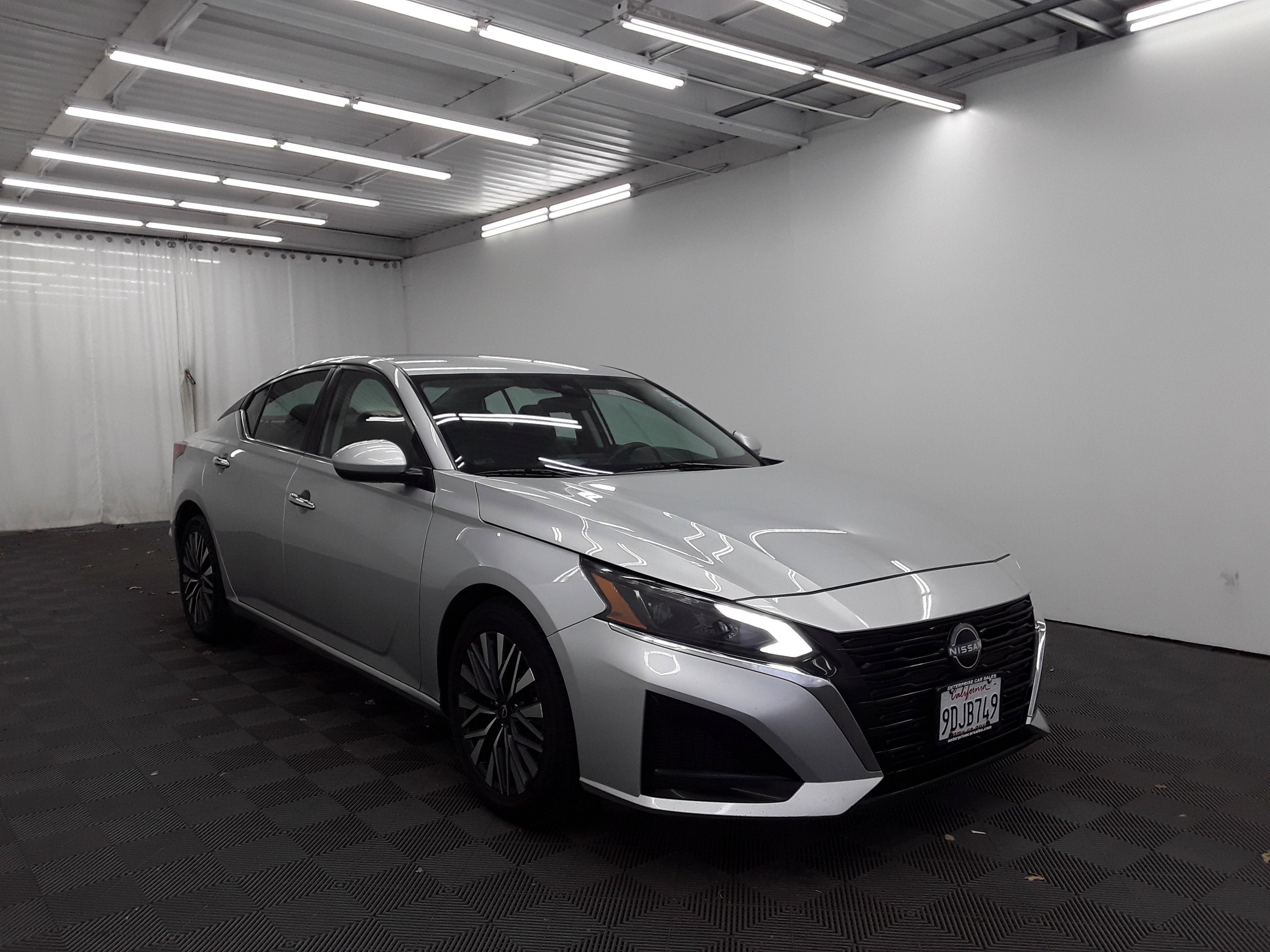 2023 Nissan Altima 2.5 SV Sedan