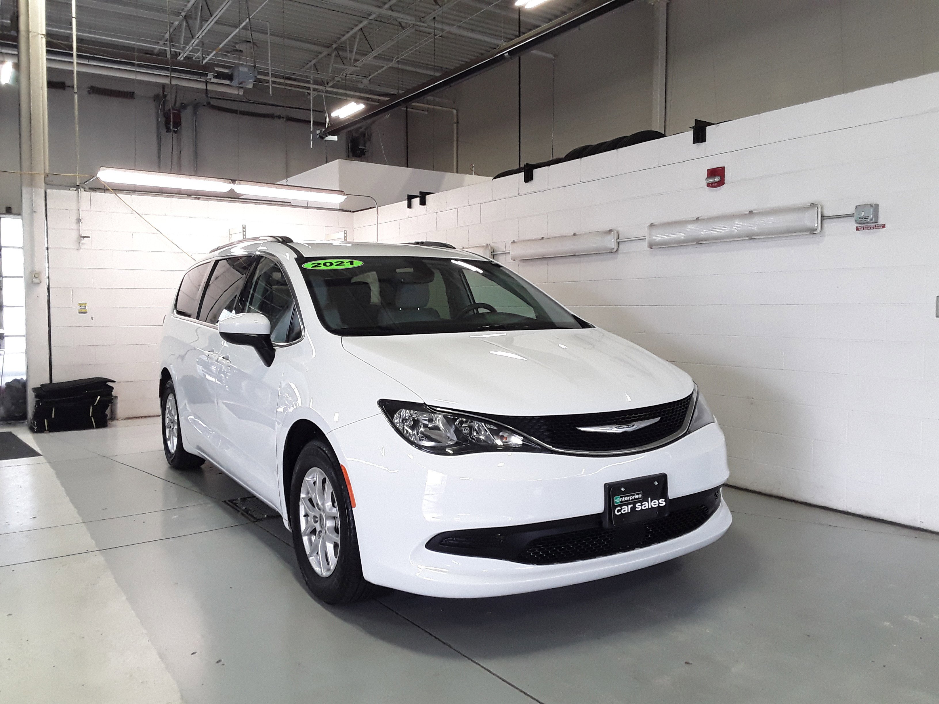 2021 Chrysler Voyager LXI FWD