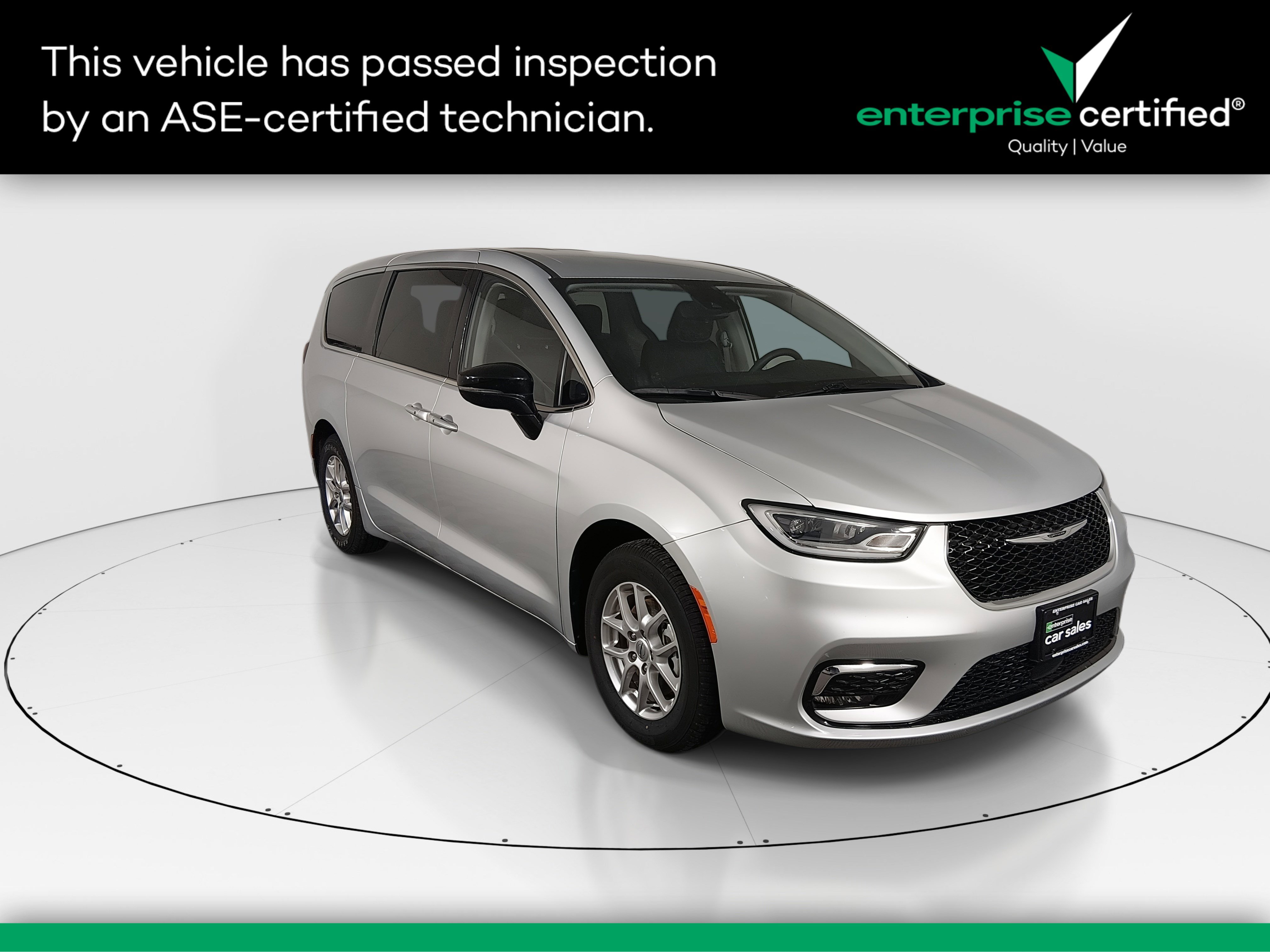 Used 2024 Chrysler Pacifica Touring L FWD