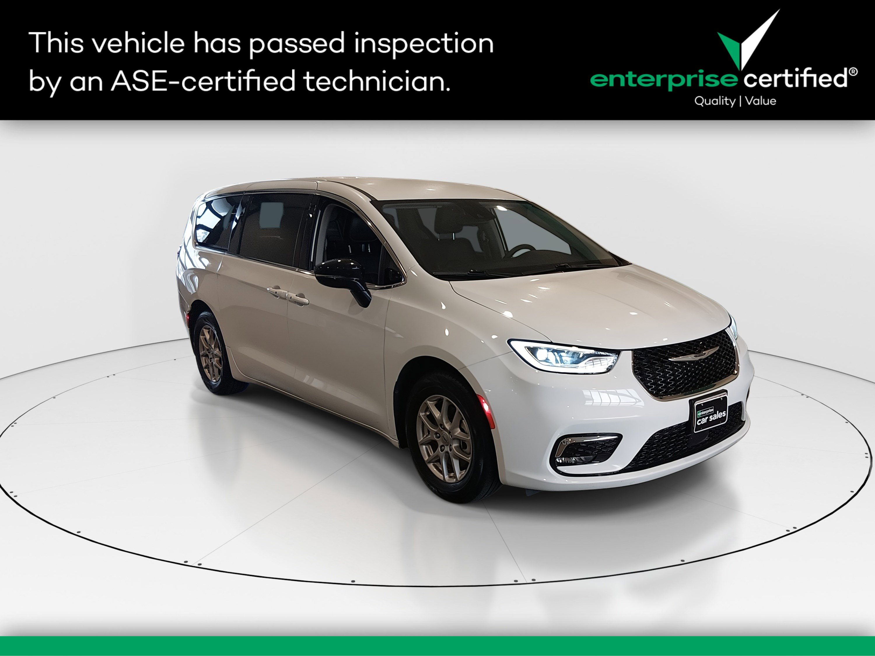 2024 Chrysler Pacifica Touring L's photo