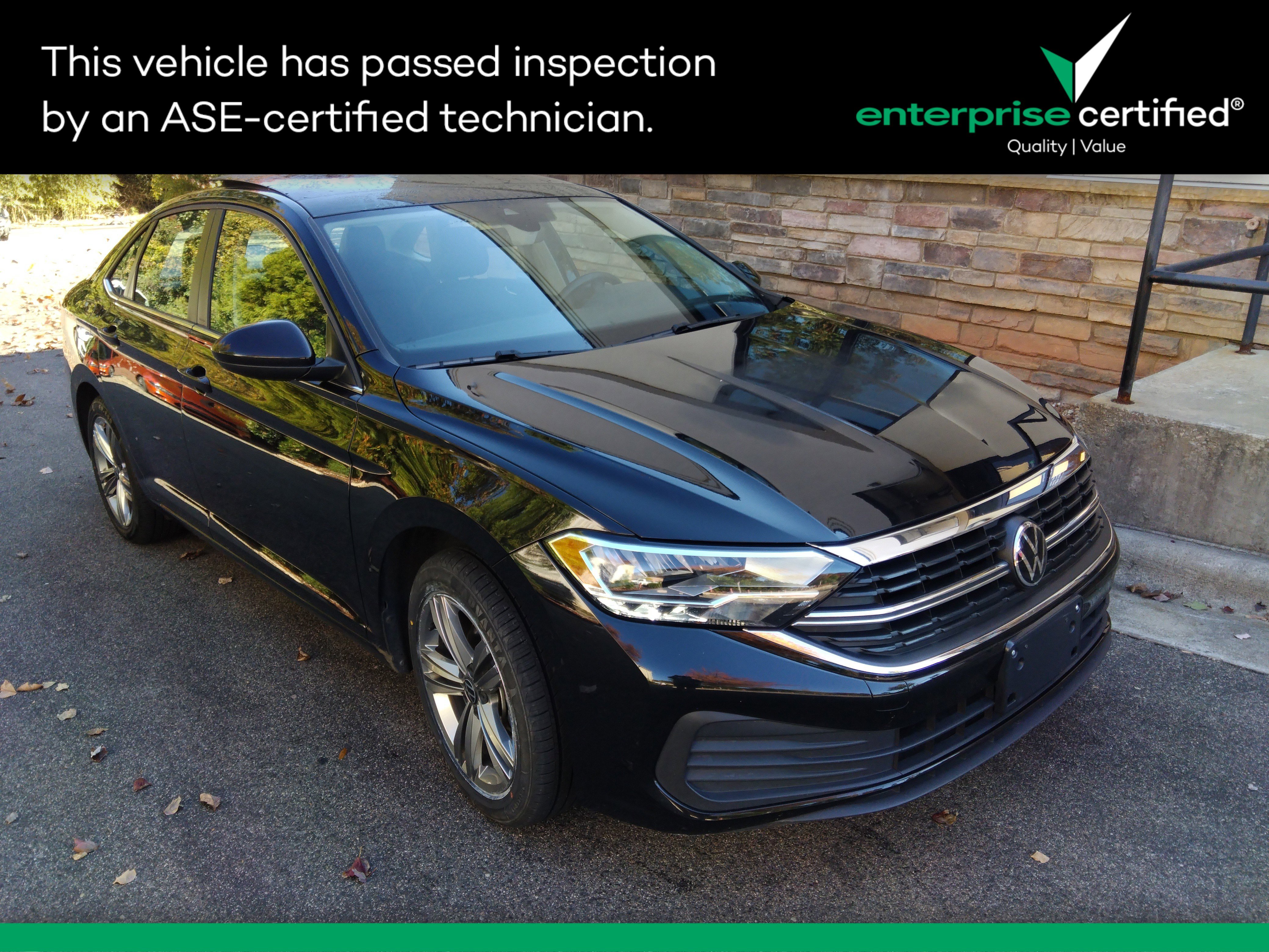 Used 2024 Volkswagen Jetta SE Auto