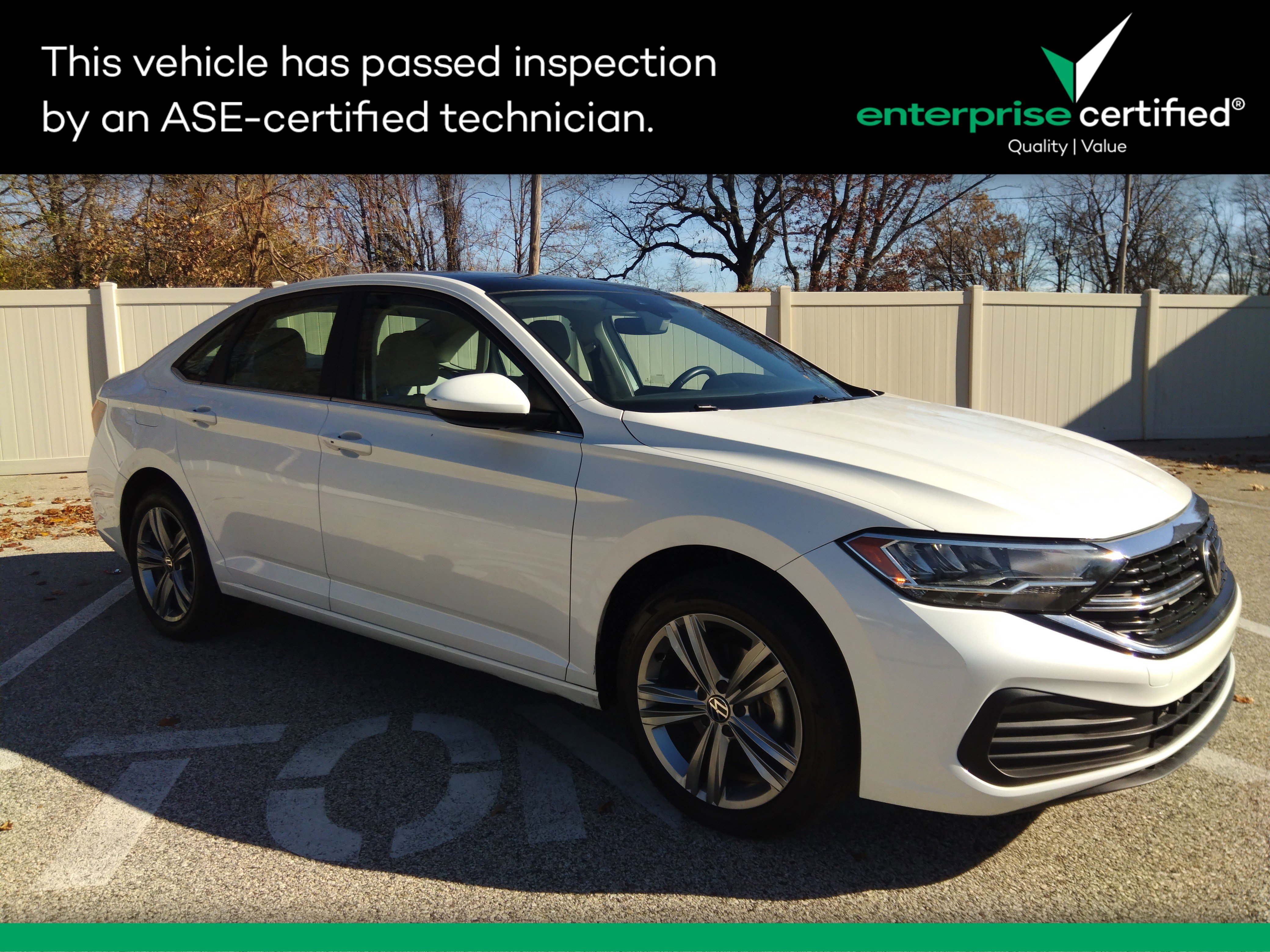 Used 2024 Volkswagen Jetta SE Auto