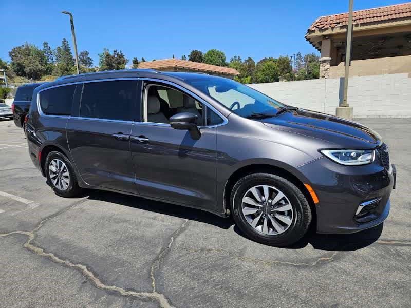 2021 Chrysler Pacifica Hybrid Touring L FWD