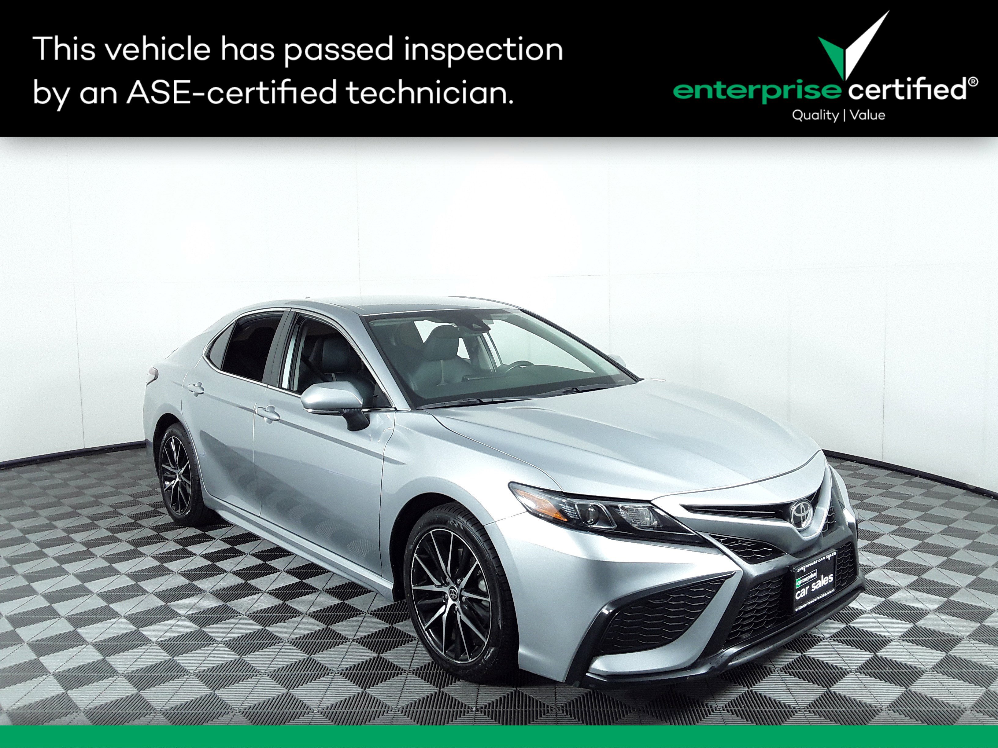 2022 Toyota Camry SE Auto