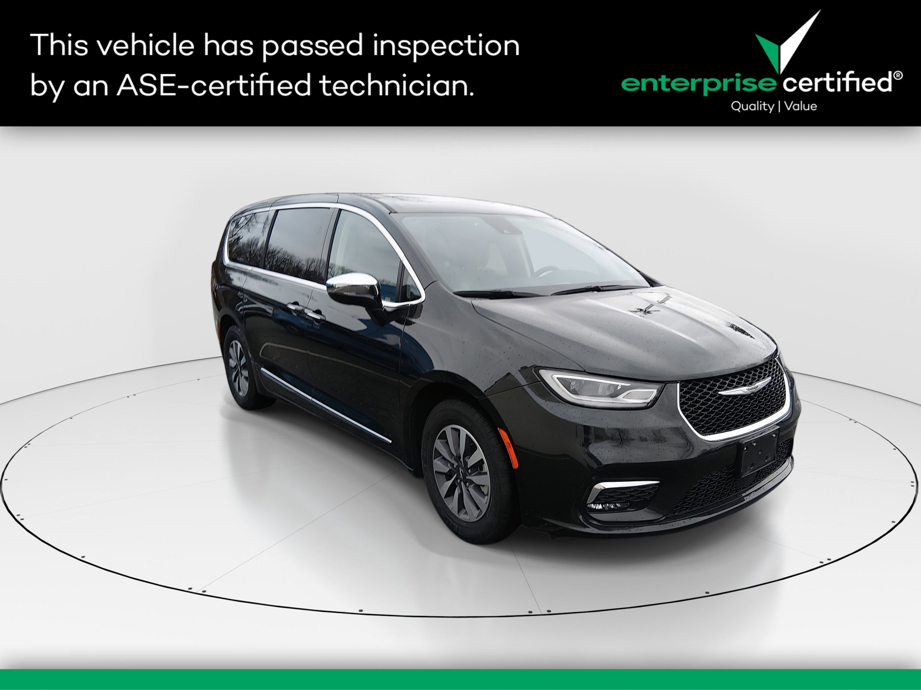 2023 Chrysler Pacifica Hybrid Limited's photo