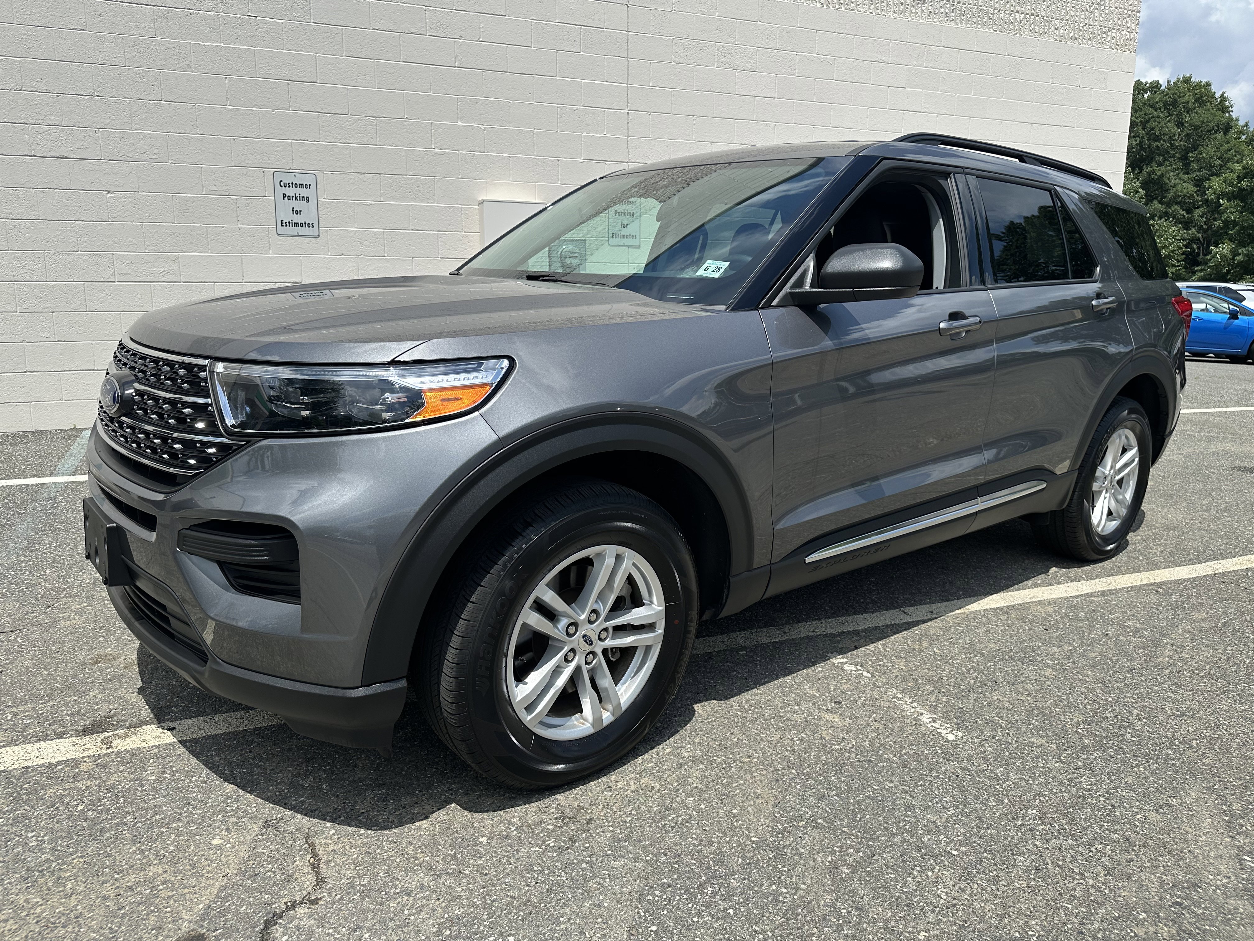 Image of Used 2023 Ford Explorer XLT 4WD