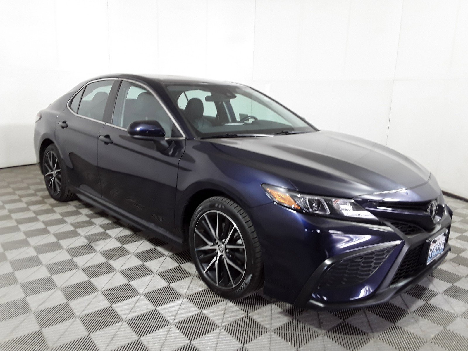 2021 Toyota Camry SE Auto