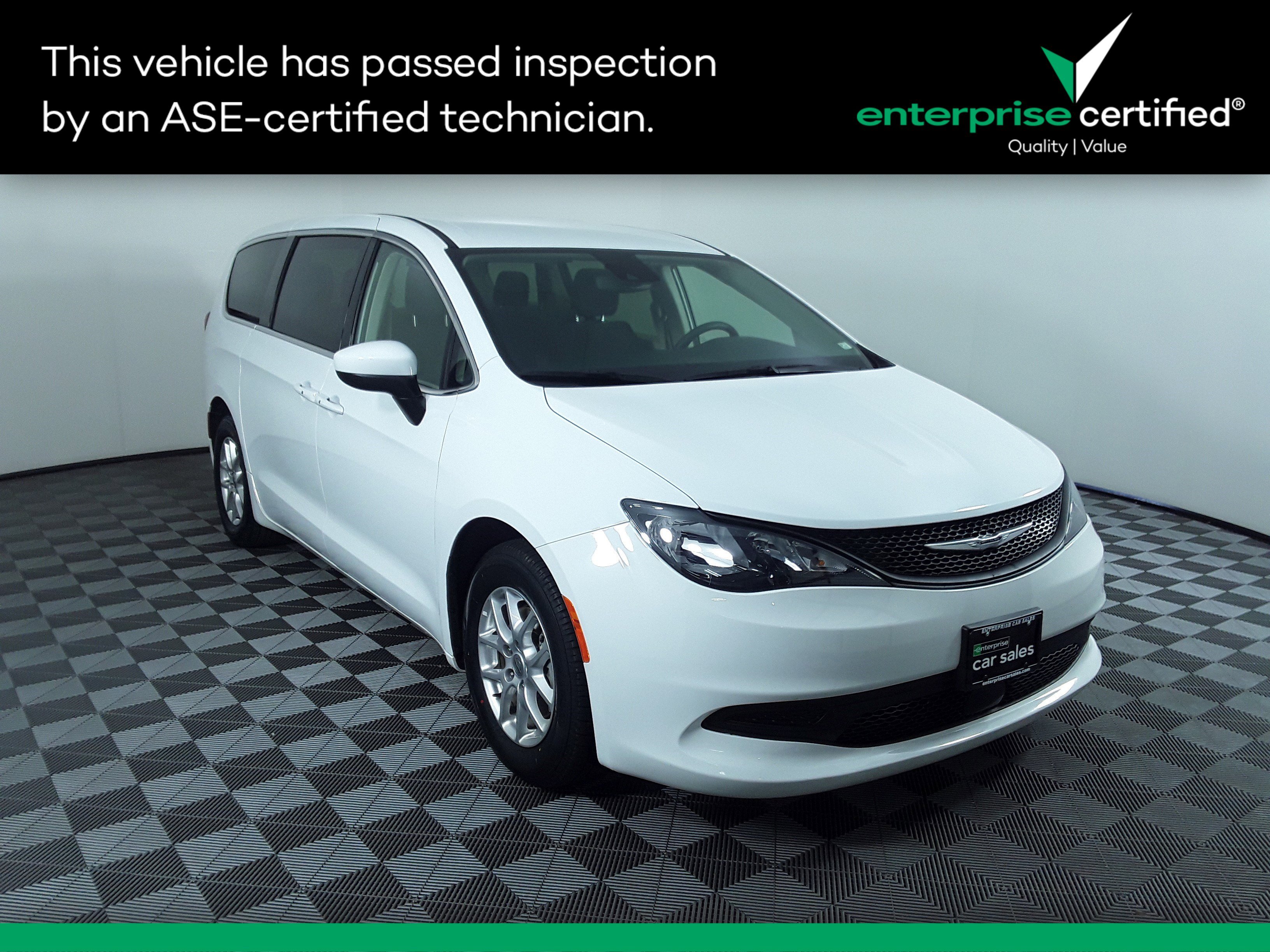 Used 2023 Chrysler Voyager LX FWD's photo