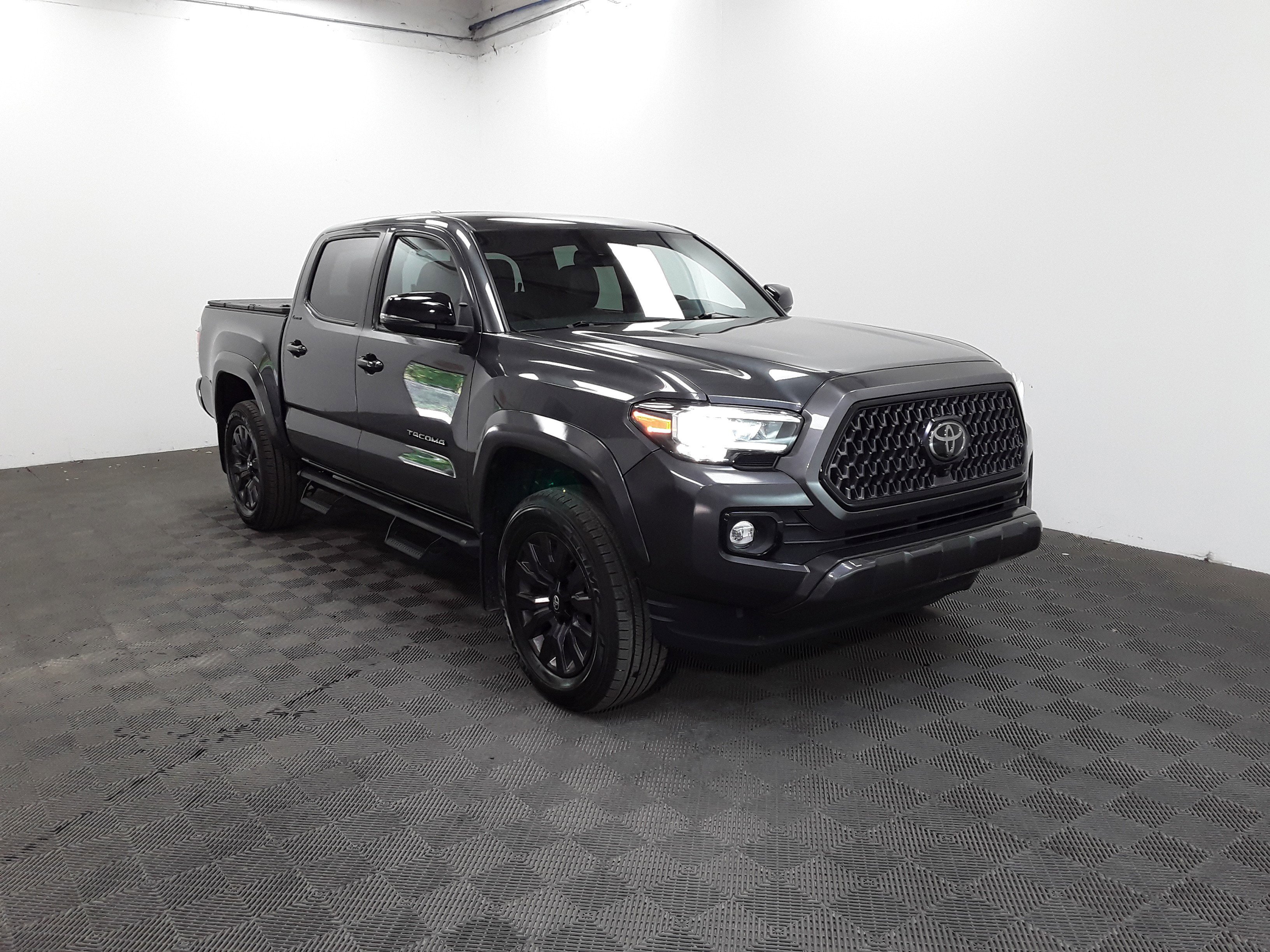 2022 Toyota Tacoma 2WD Limited Double Cab 5' Bed V6 AT
