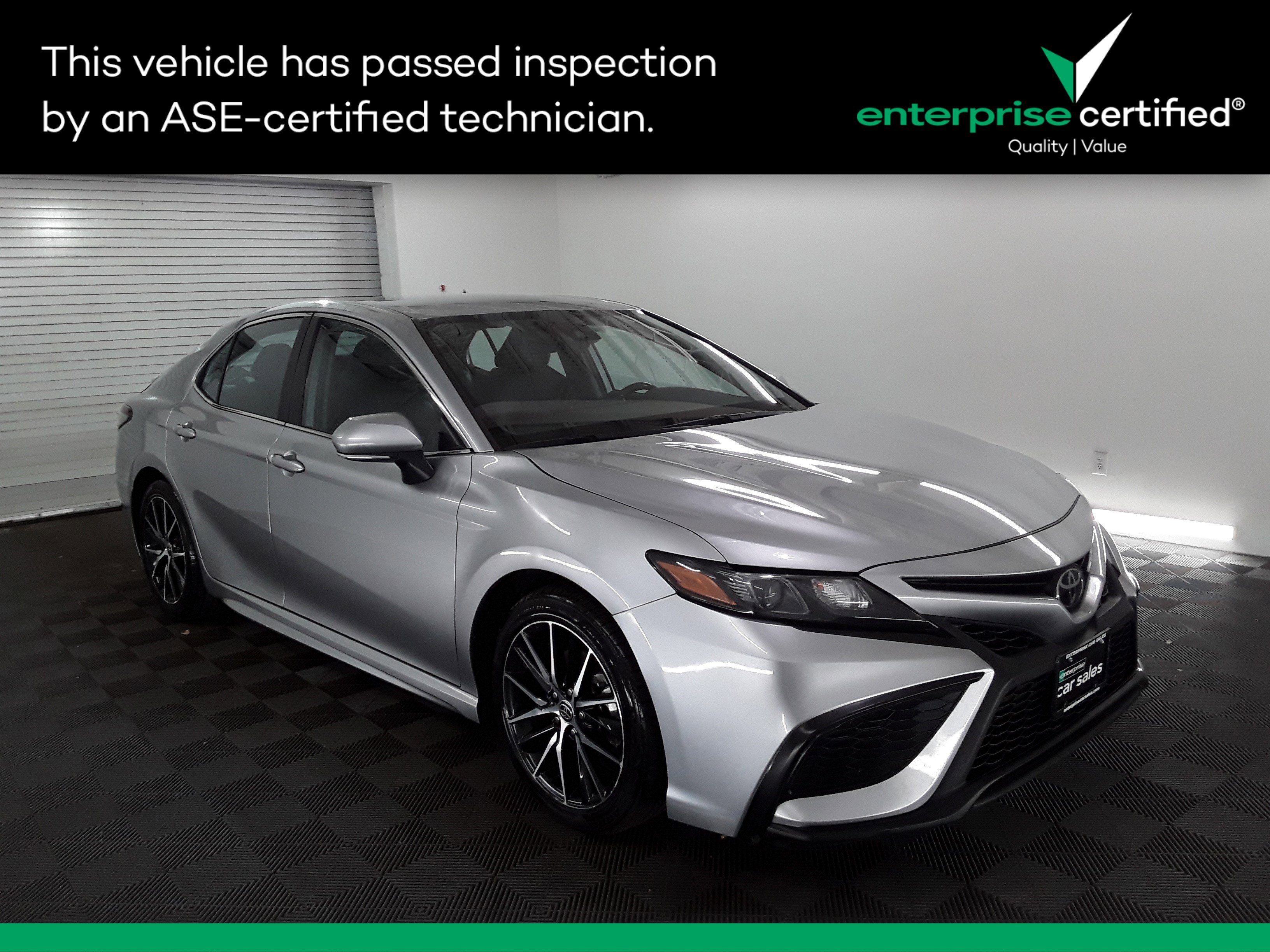 Used 2023 Toyota Camry SE Auto