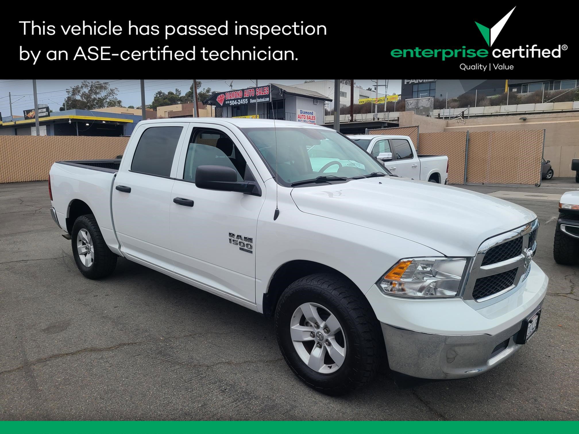 2022 Ram 1500 Classic SLT 4x2 Crew Cab 5'7