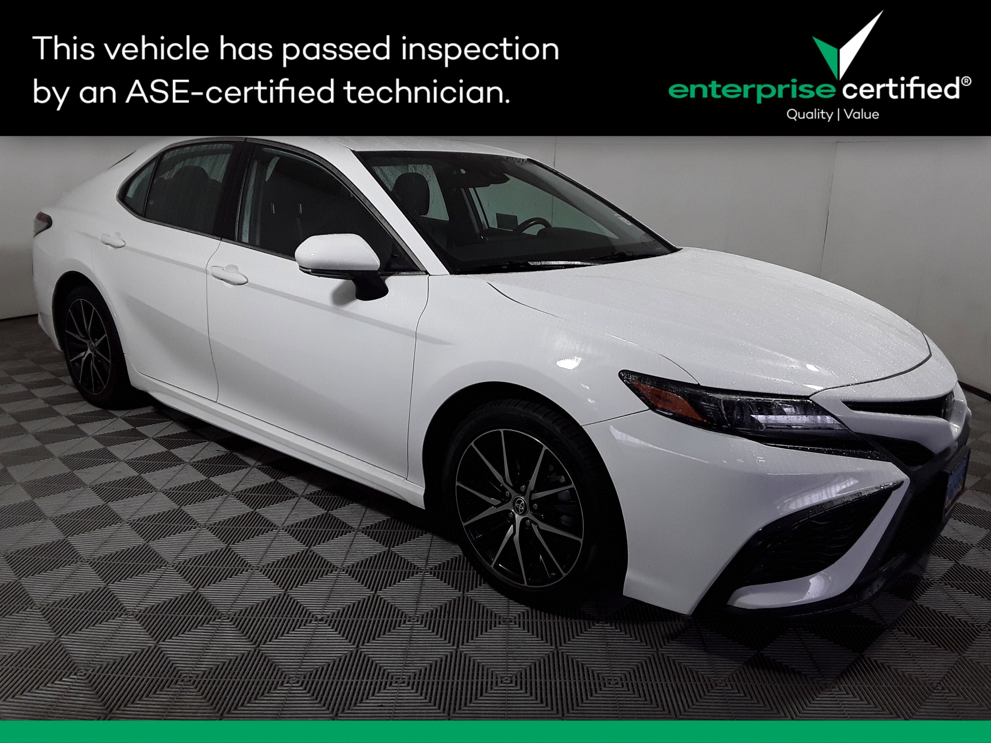 2022 Toyota Camry SE Auto