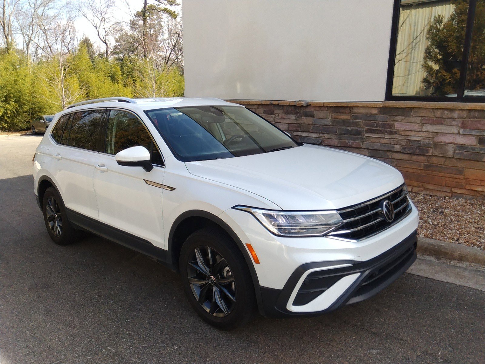 2023 Volkswagen Tiguan 2.0T SE FWD