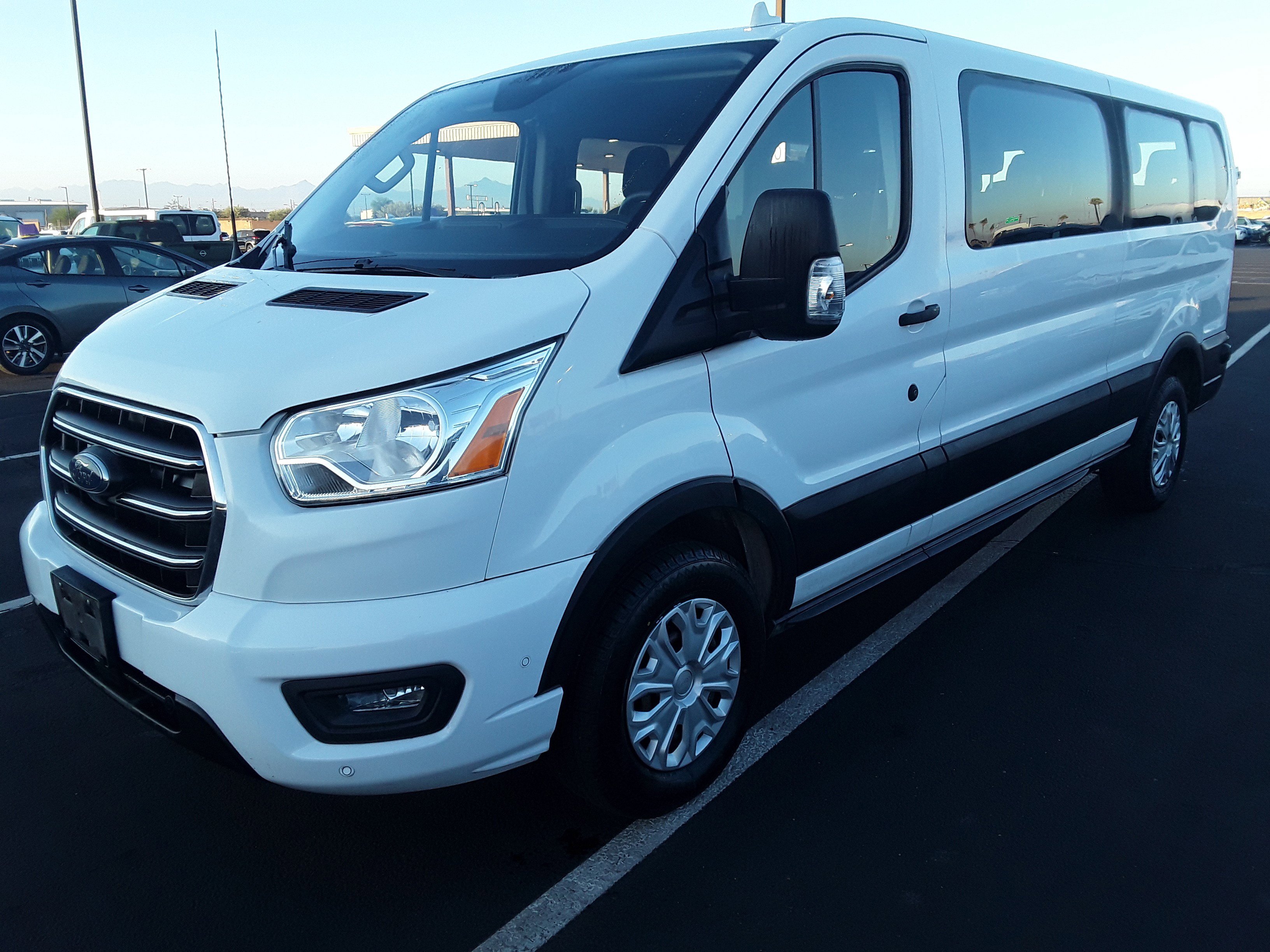 Image of Used 2020 Ford Transit Passenger Wagon T-350 148" Low Roof XLT RWD