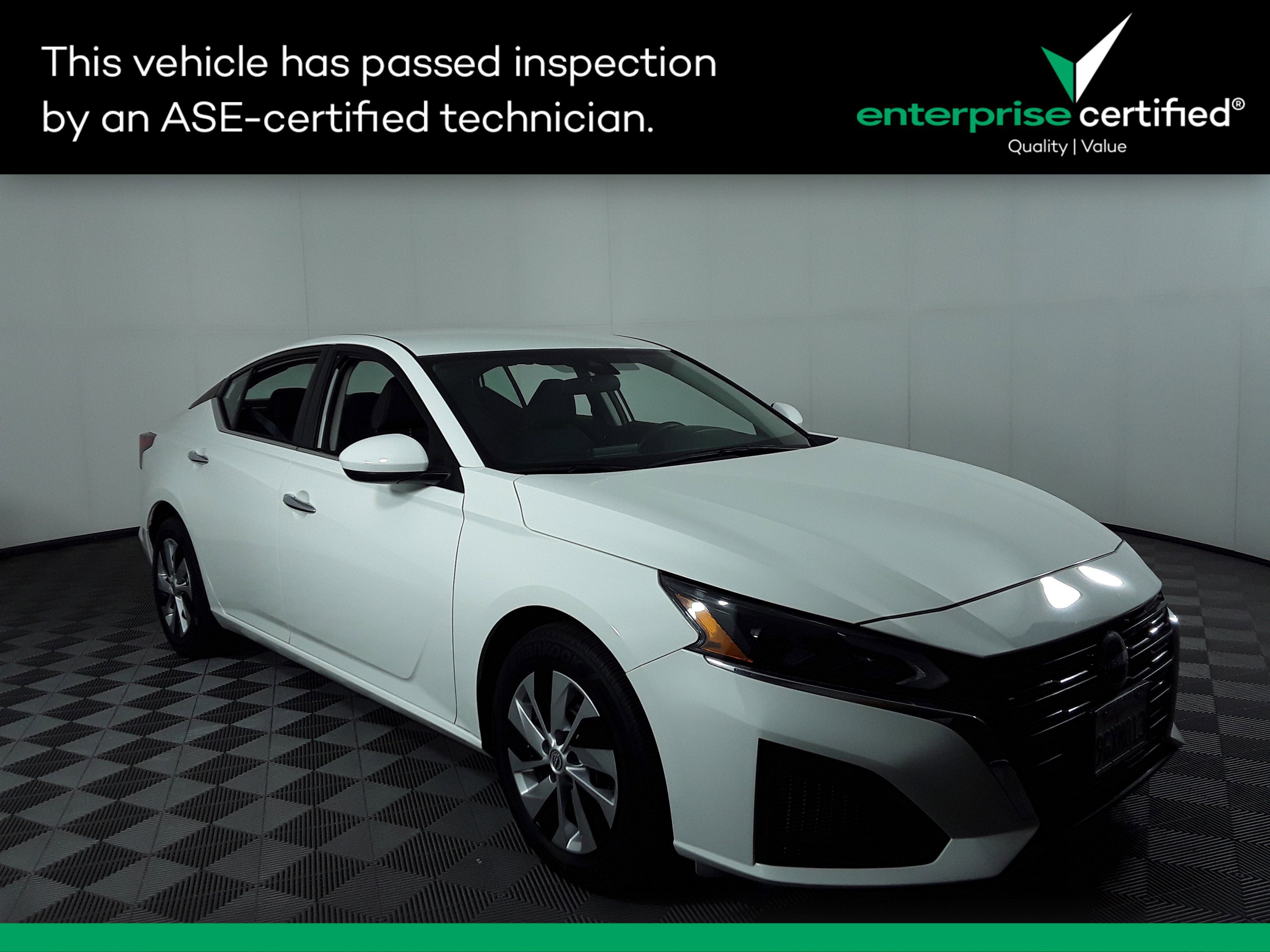 2023 Nissan Altima S's photo