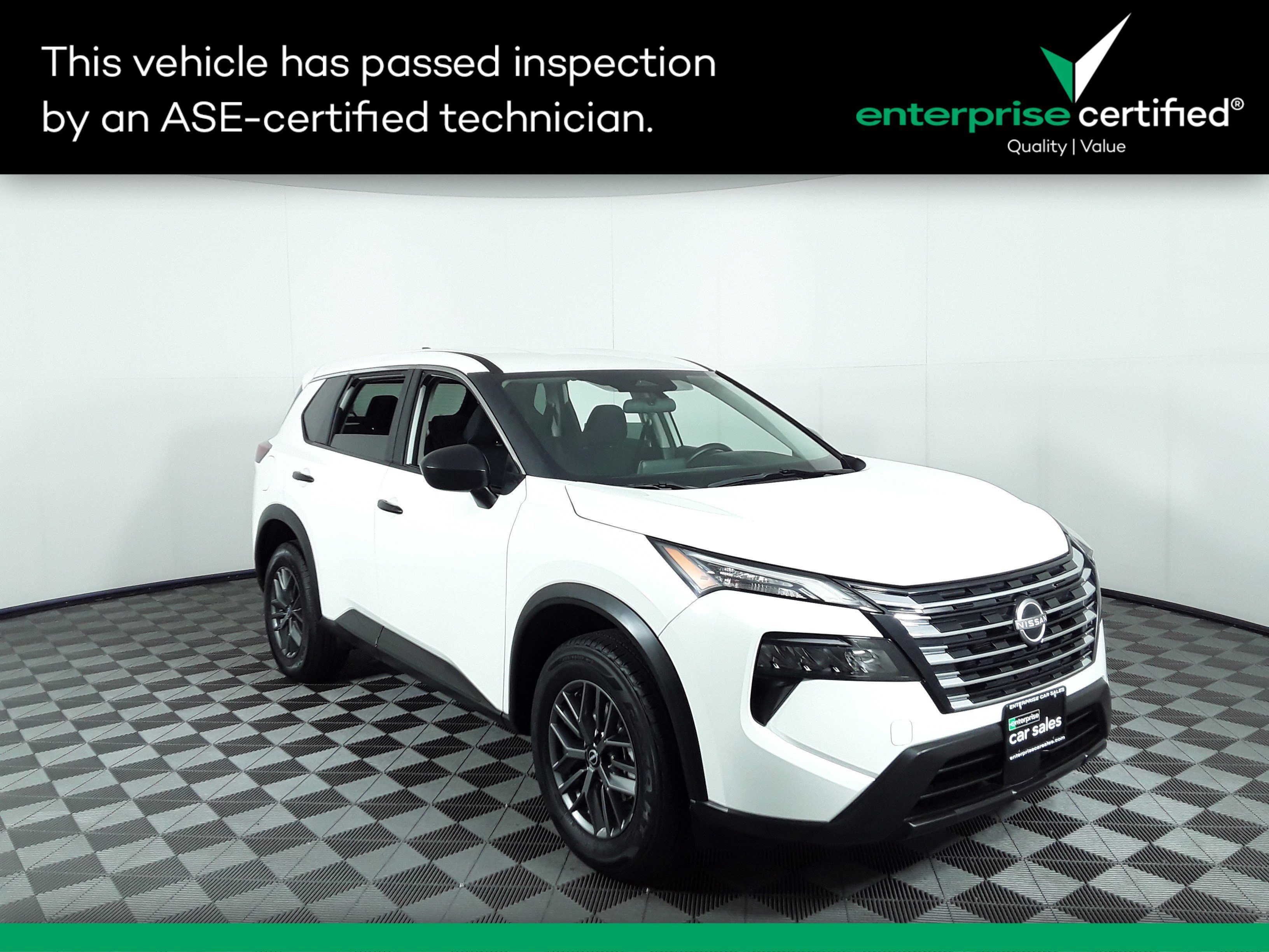 2024 Nissan Rogue S's photo