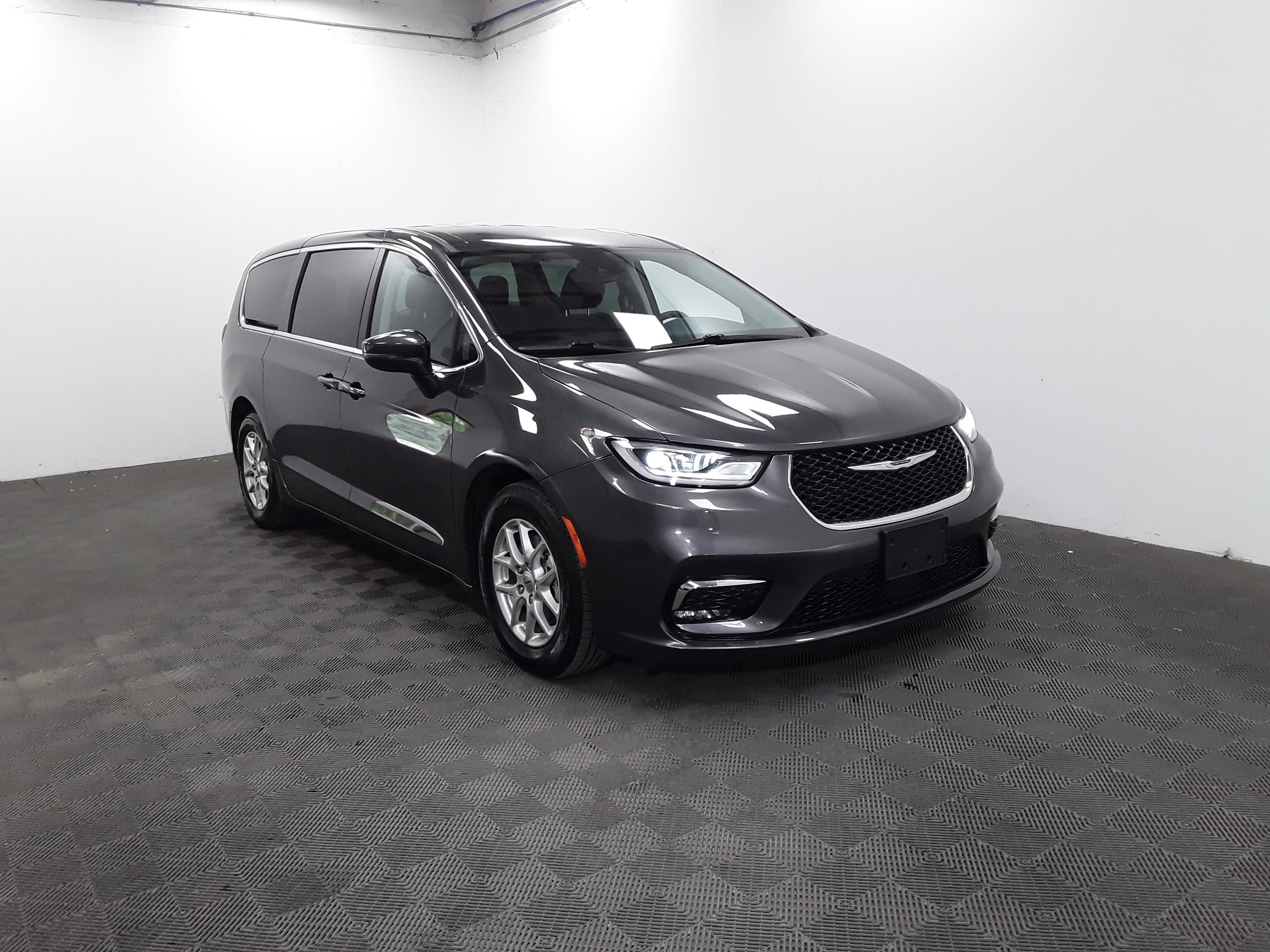 2023 Chrysler Pacifica Touring L FWD