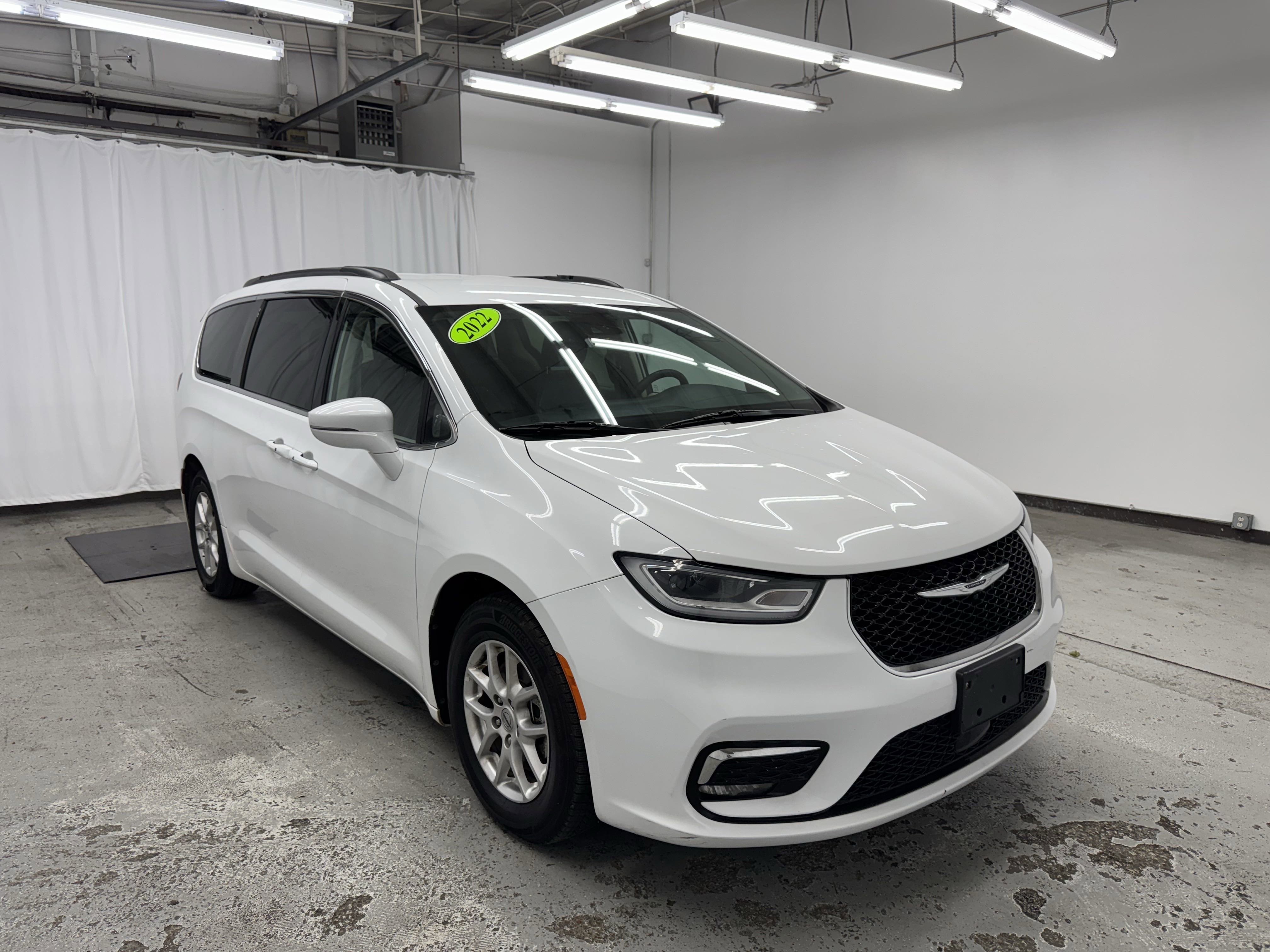 2022 Chrysler Pacifica Touring L FWD