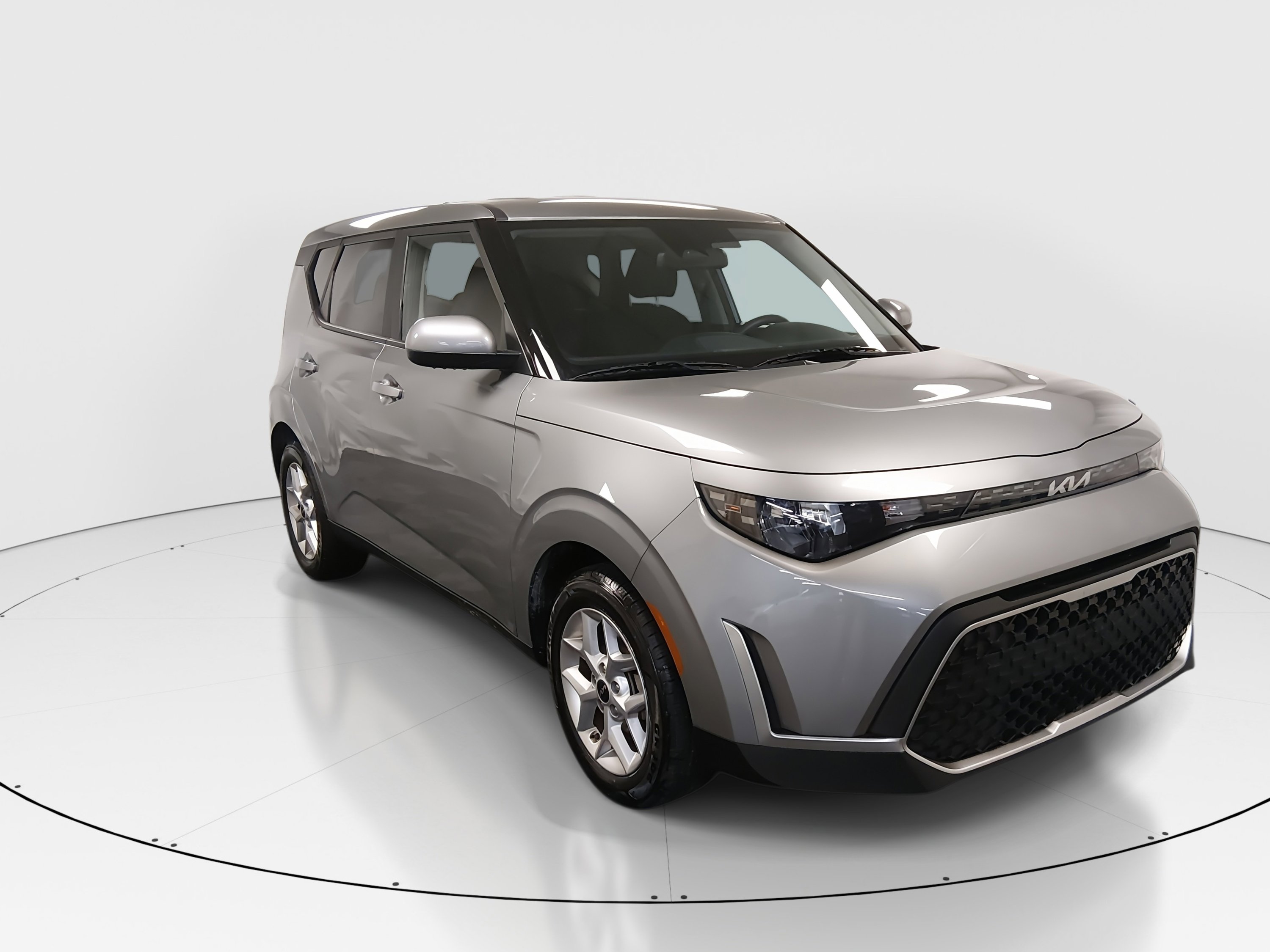 2023 Kia Soul LX's photo