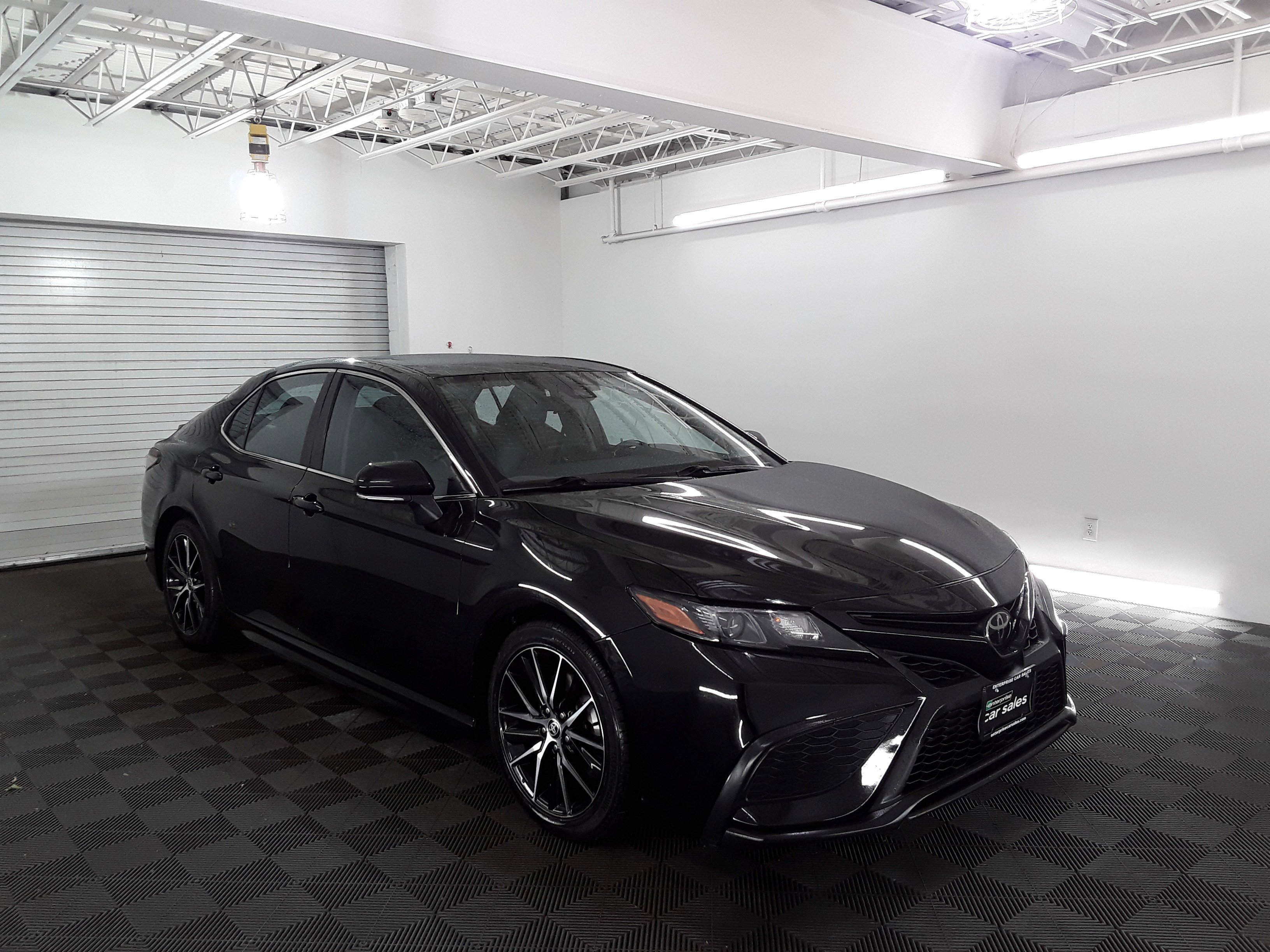 2022 Toyota Camry SE Auto