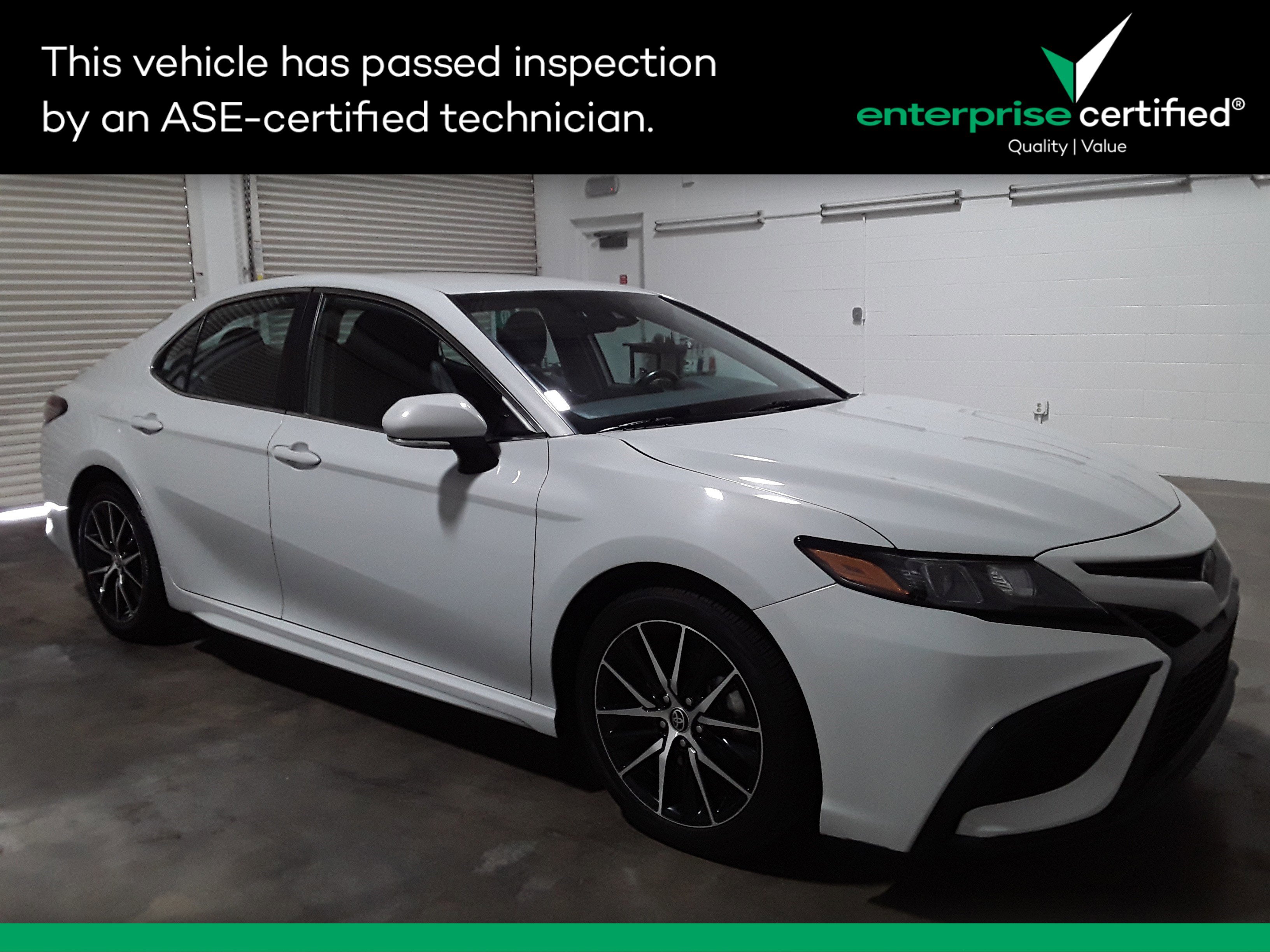 2022 Toyota Camry SE Auto