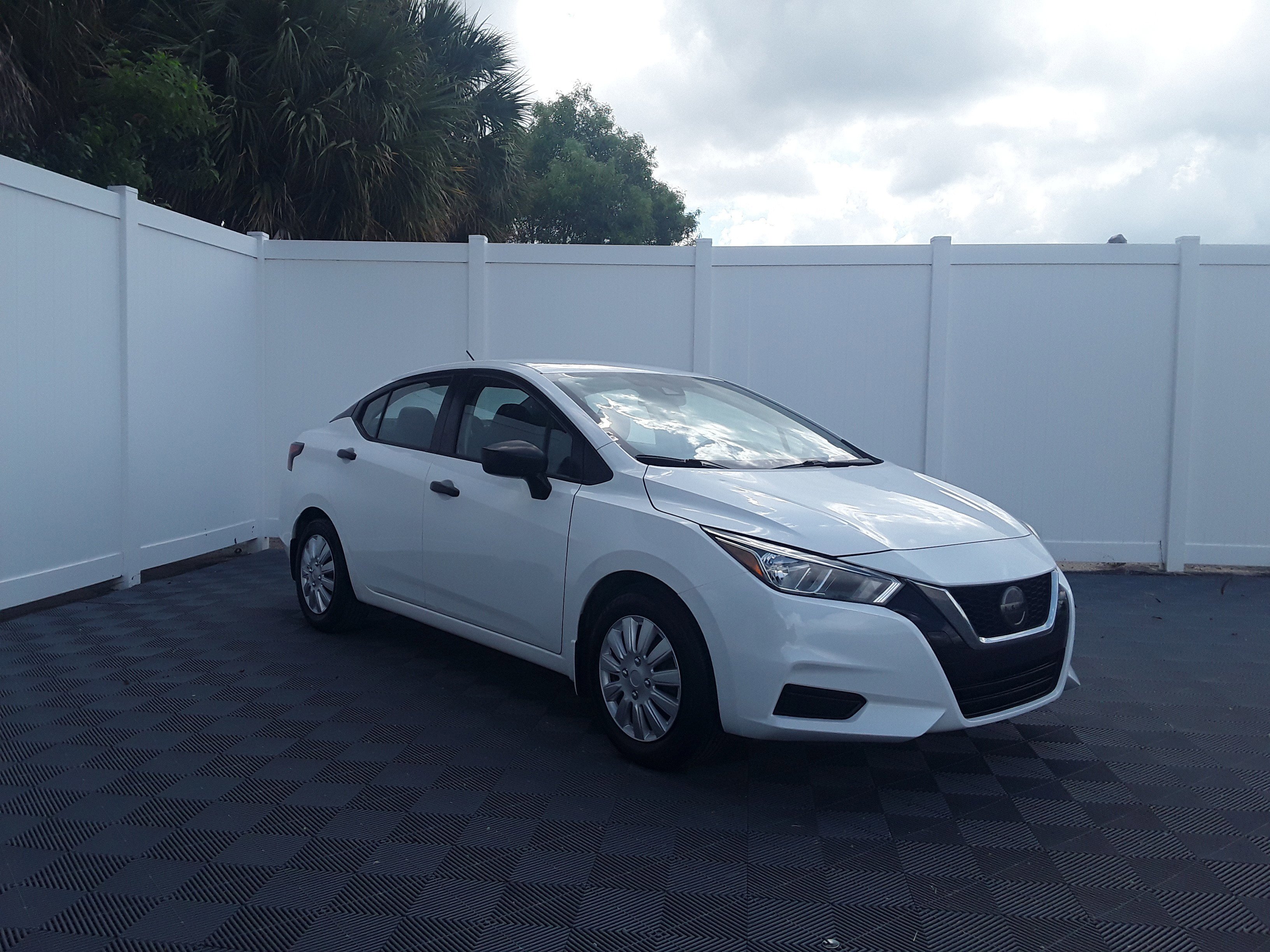 2021 Nissan Versa S CVT