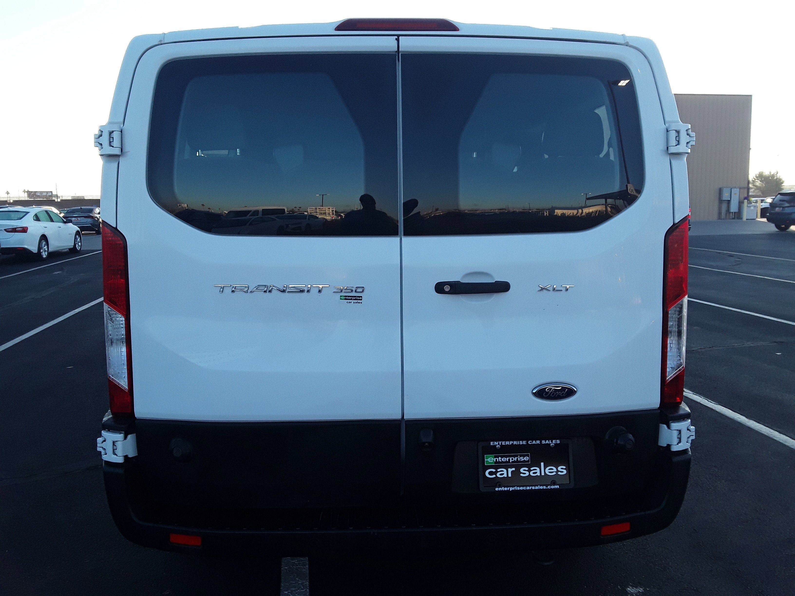 Image of Used 2020 Ford Transit Passenger Wagon T-350 148" Low Roof XLT RWD