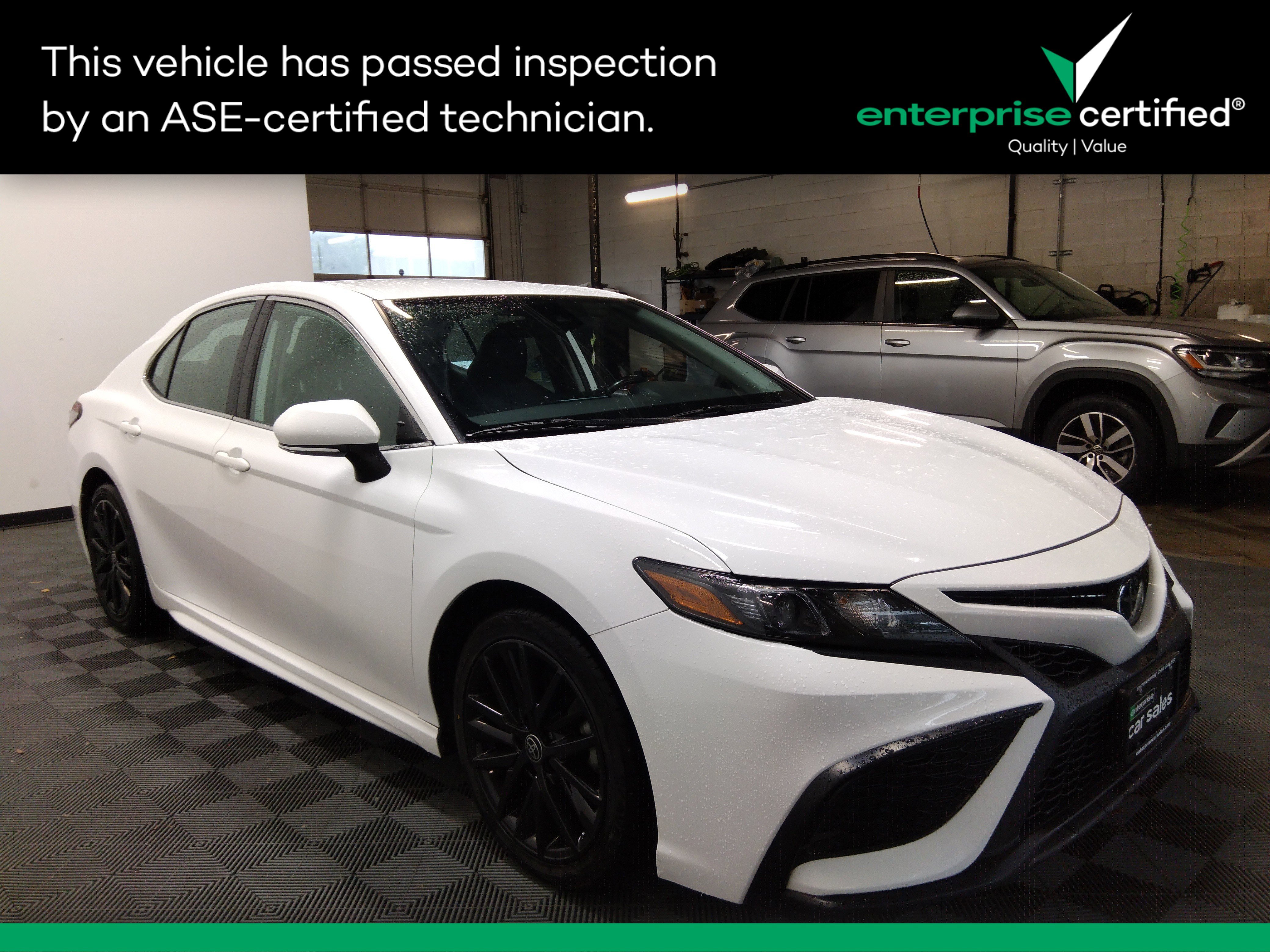 2022 Toyota Camry SE Auto