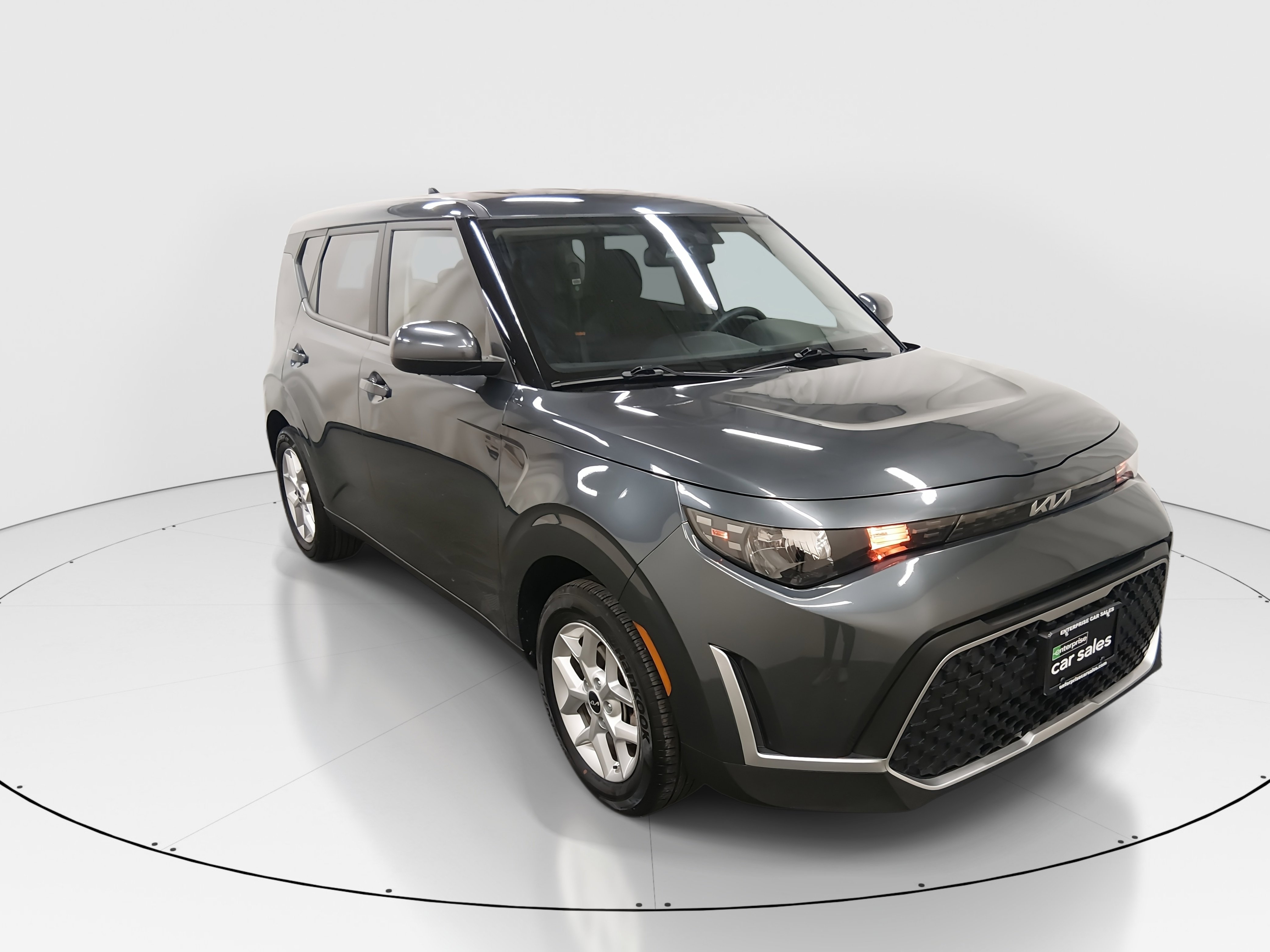 2025 Kia Soul LX's photo