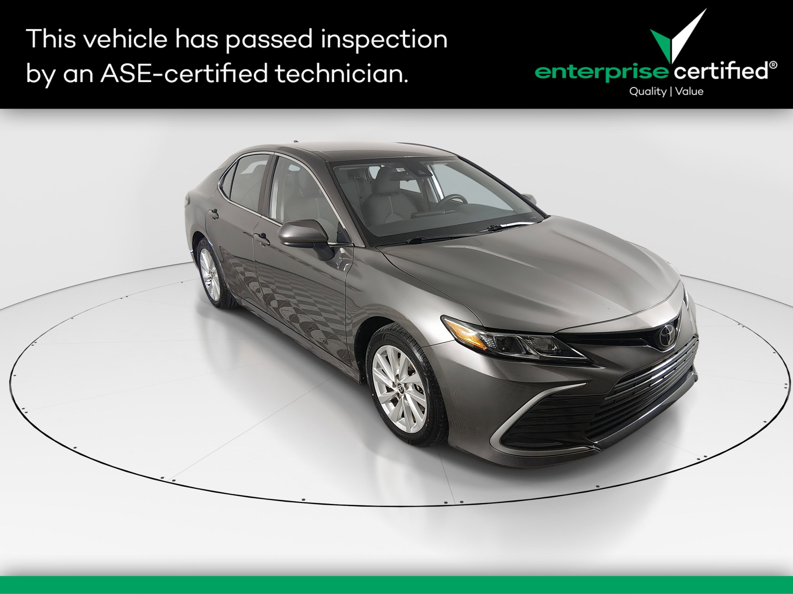 2024 Toyota Camry LE's photo