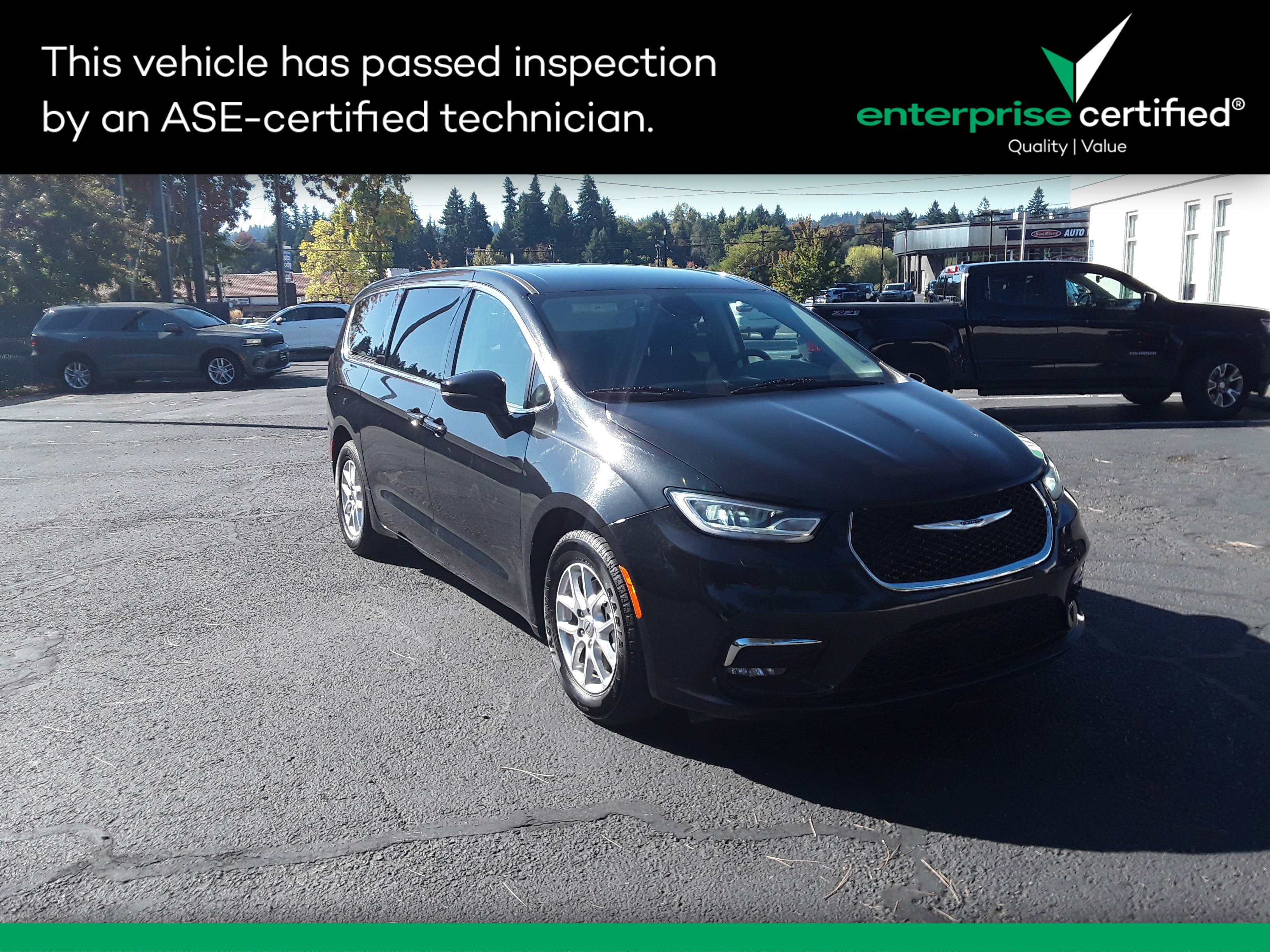 Used 2023 Chrysler Pacifica Touring L FWD