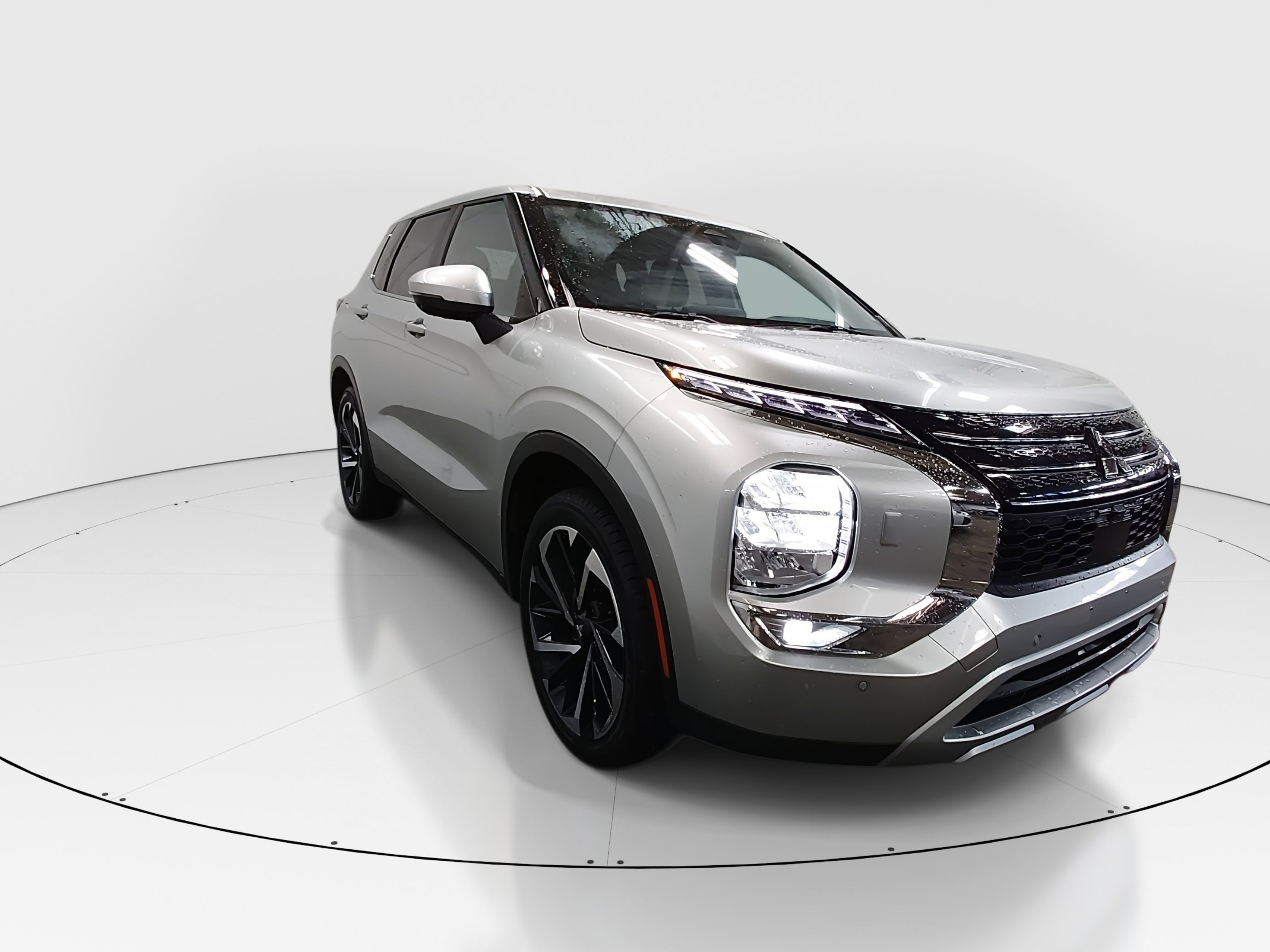 Used 2024 Mitsubishi Outlander SE S-AWC